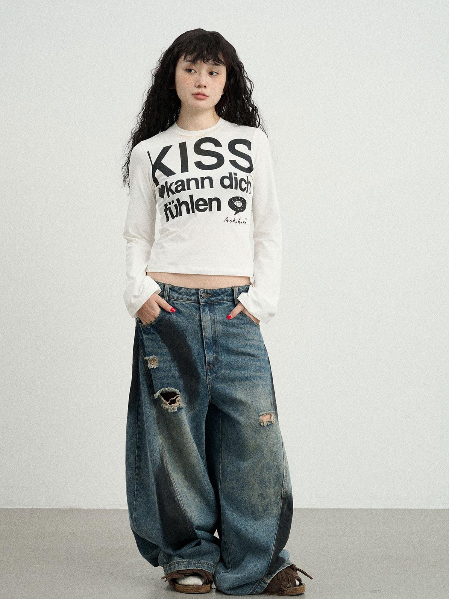 Achihara Kiss Fish German Print Slim Fit Tee