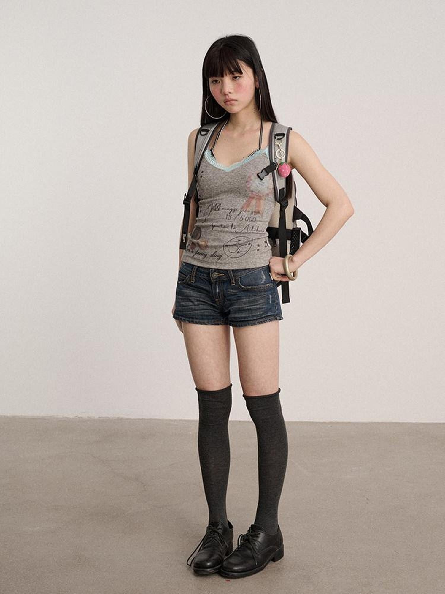 Achihara Lace V-neck Slim Fit Cropped Strappy Women Letter Print Polyester Tank Tops