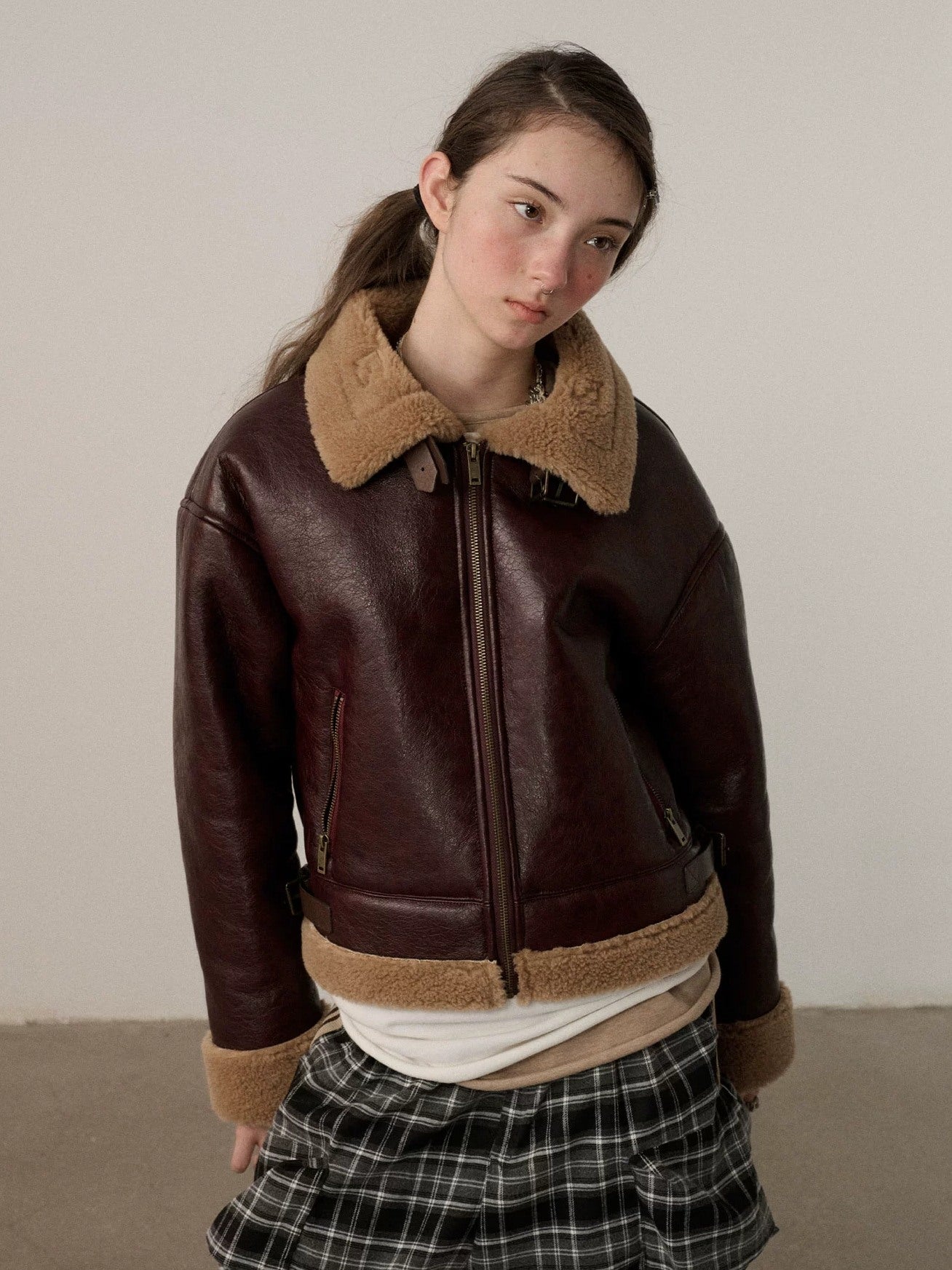 Achihara Lightweight Polyester Blend Fold Detail Short Straight Commuter Women Zip Jacket