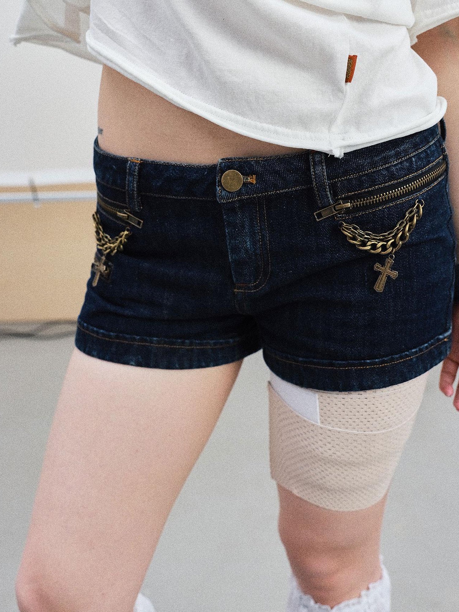 Achihara Lukasi Super Low-Rise Denim Hot Shorts