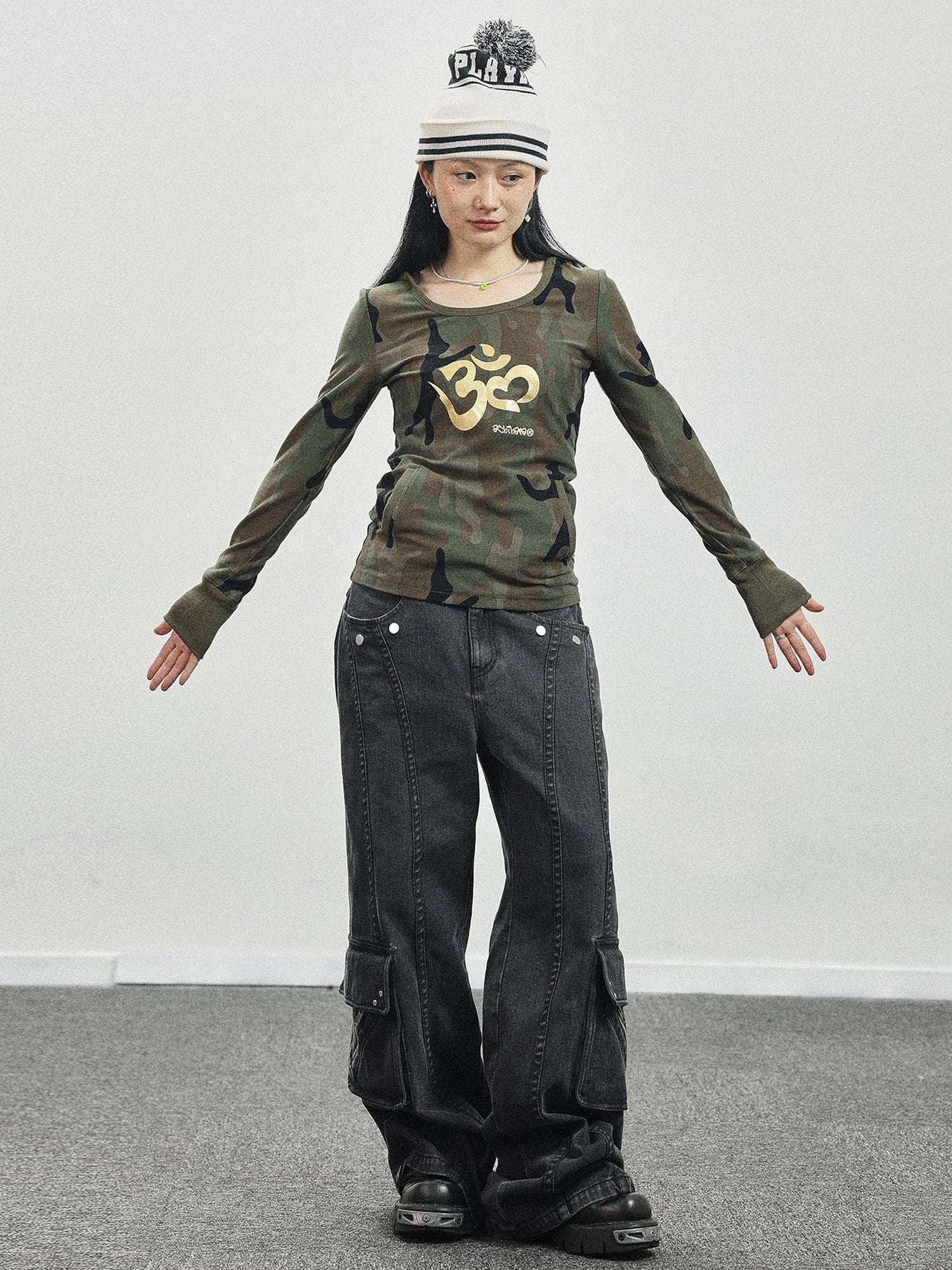 Achihara Olive Om Dream Print Long Sleeve Tee