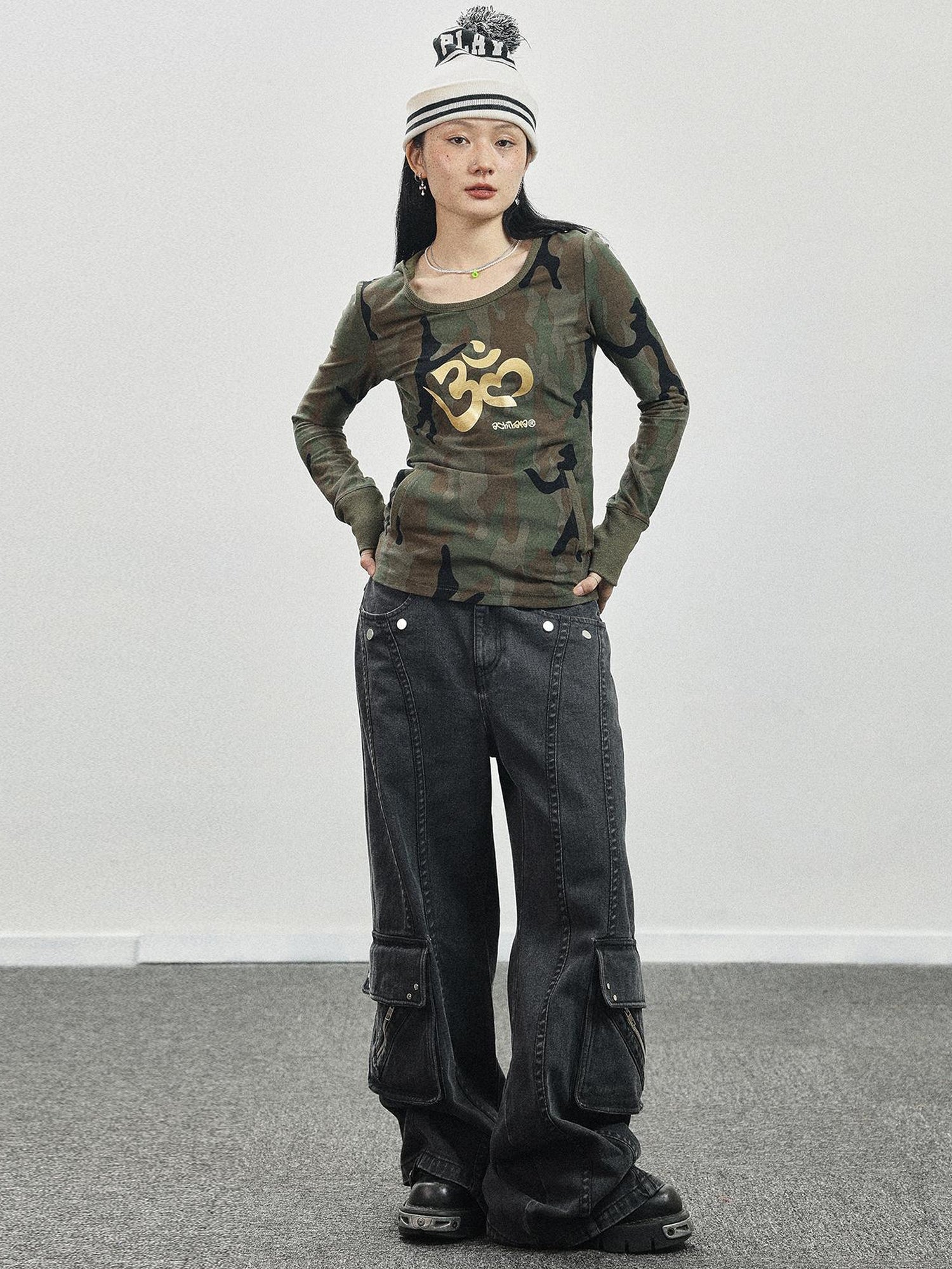 Achihara Olive Om Dream Print Long Sleeve Tee