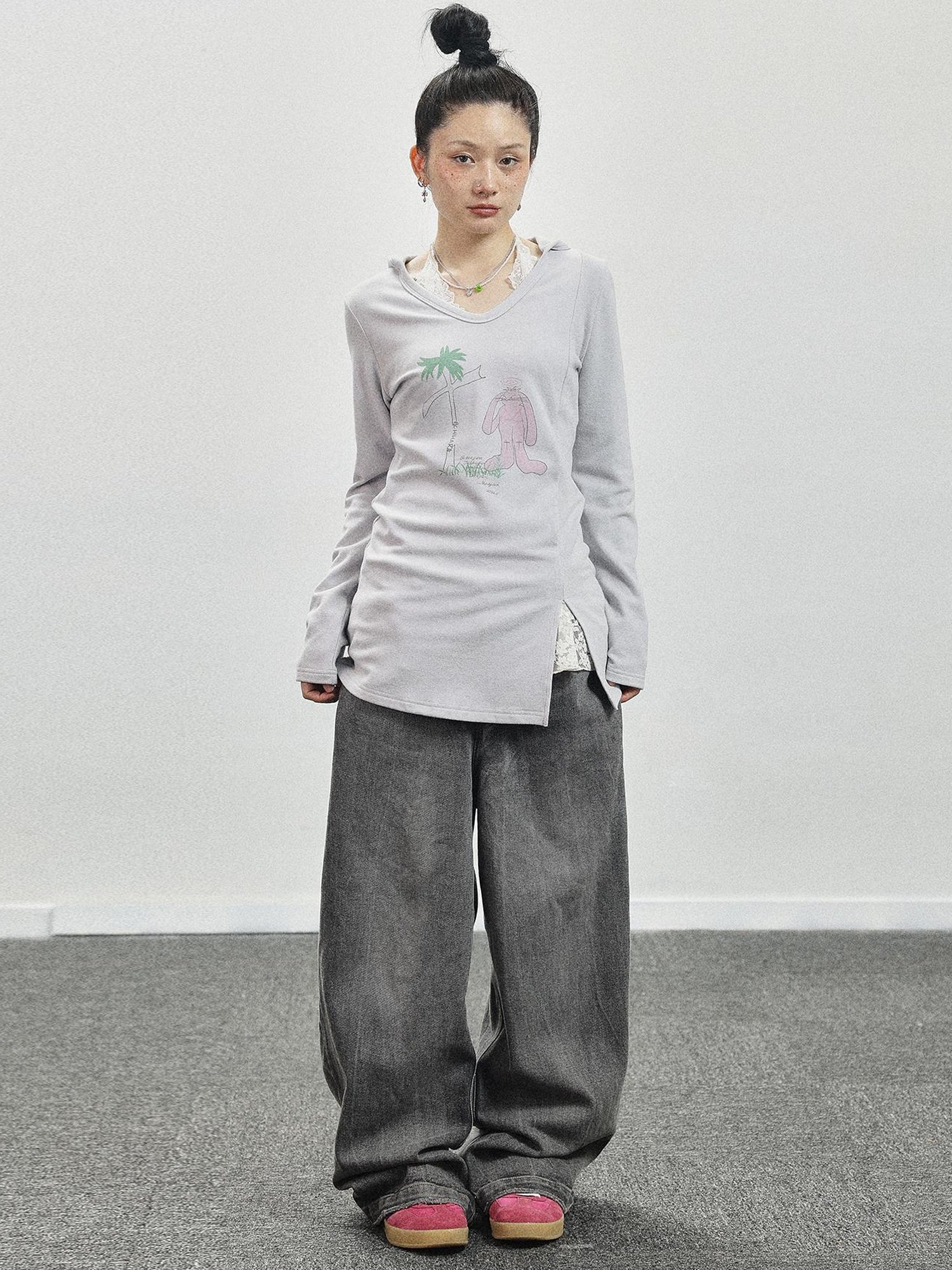 Achihara Peter Rabbit V-Neck Hooded Slim Fit Tee