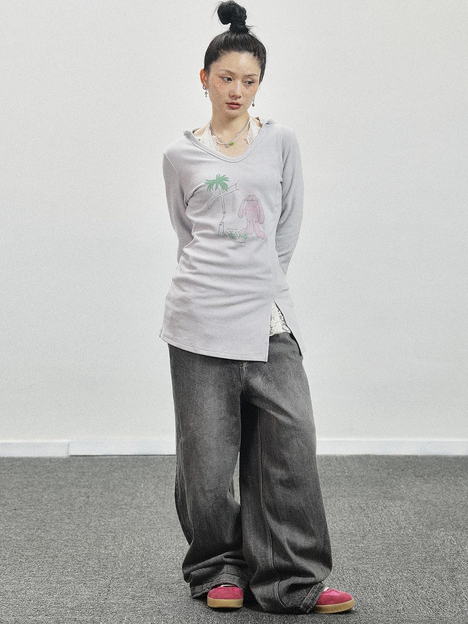 Achihara Peter Rabbit V-Neck Hooded Slim Fit Tee