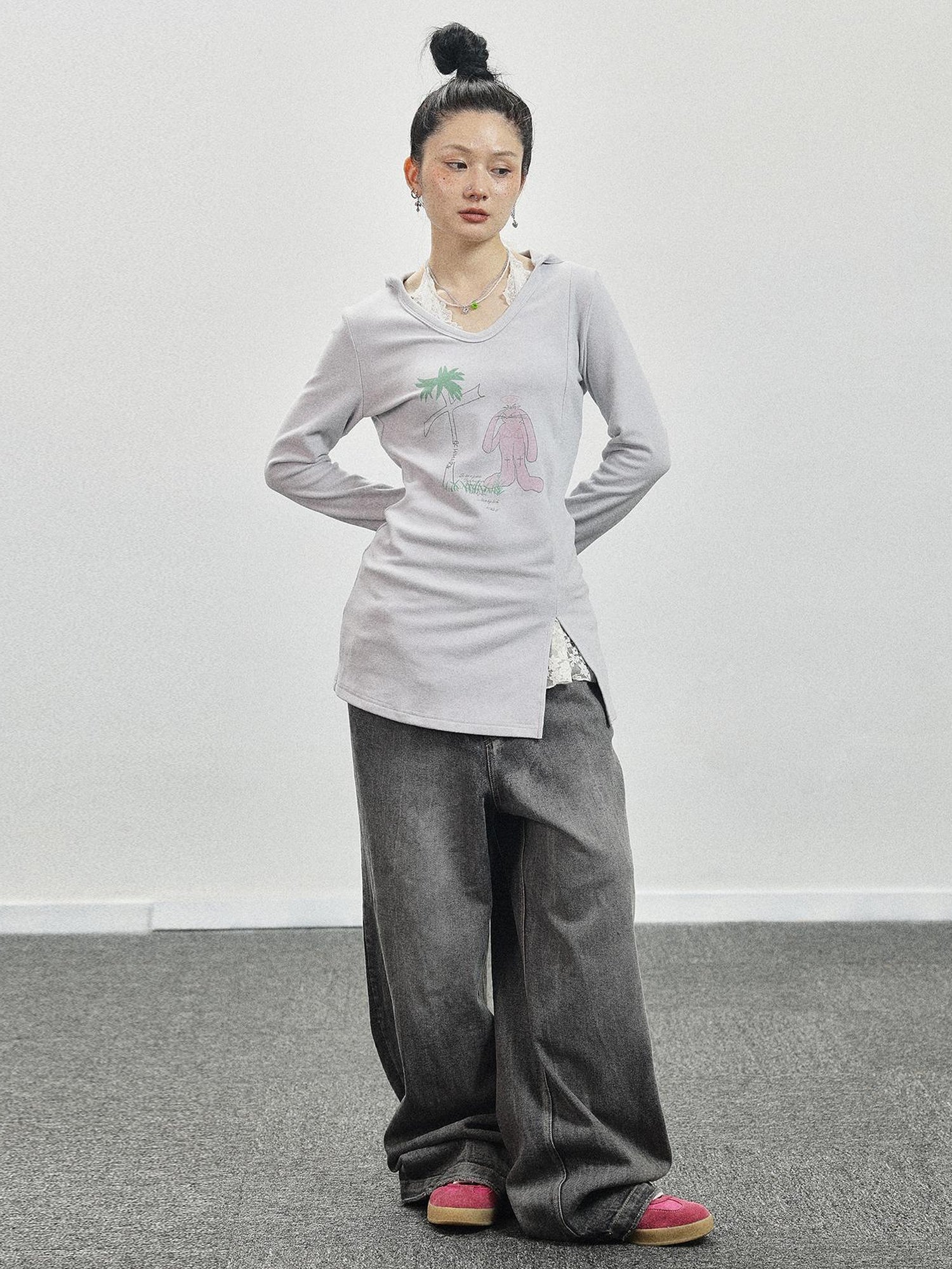 Achihara Peter Rabbit V-Neck Hooded Slim Fit Tee