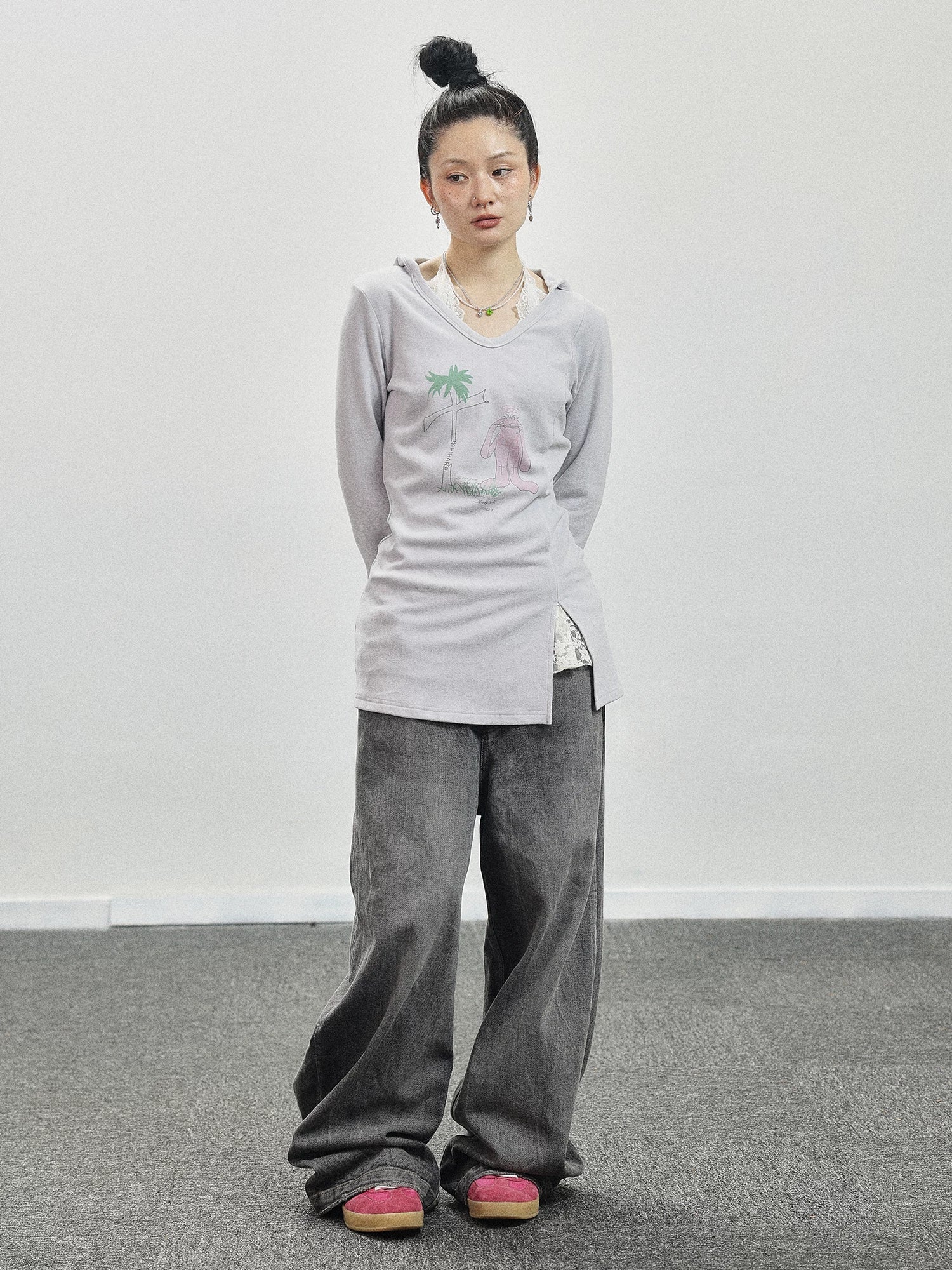 Achihara Peter Rabbit V-Neck Hooded Slim Fit Tee-2