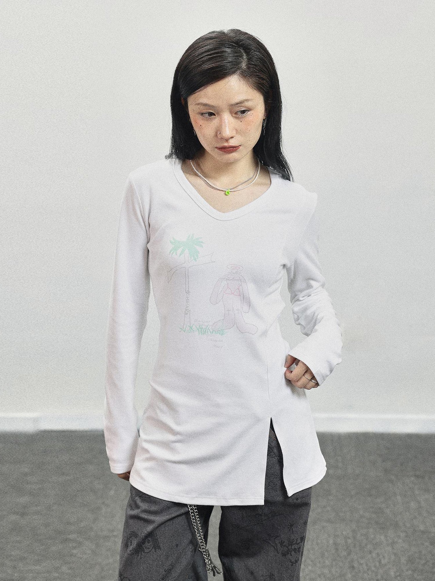 Achihara Peter Rabbit V-Neck Hooded Slim Fit Tee