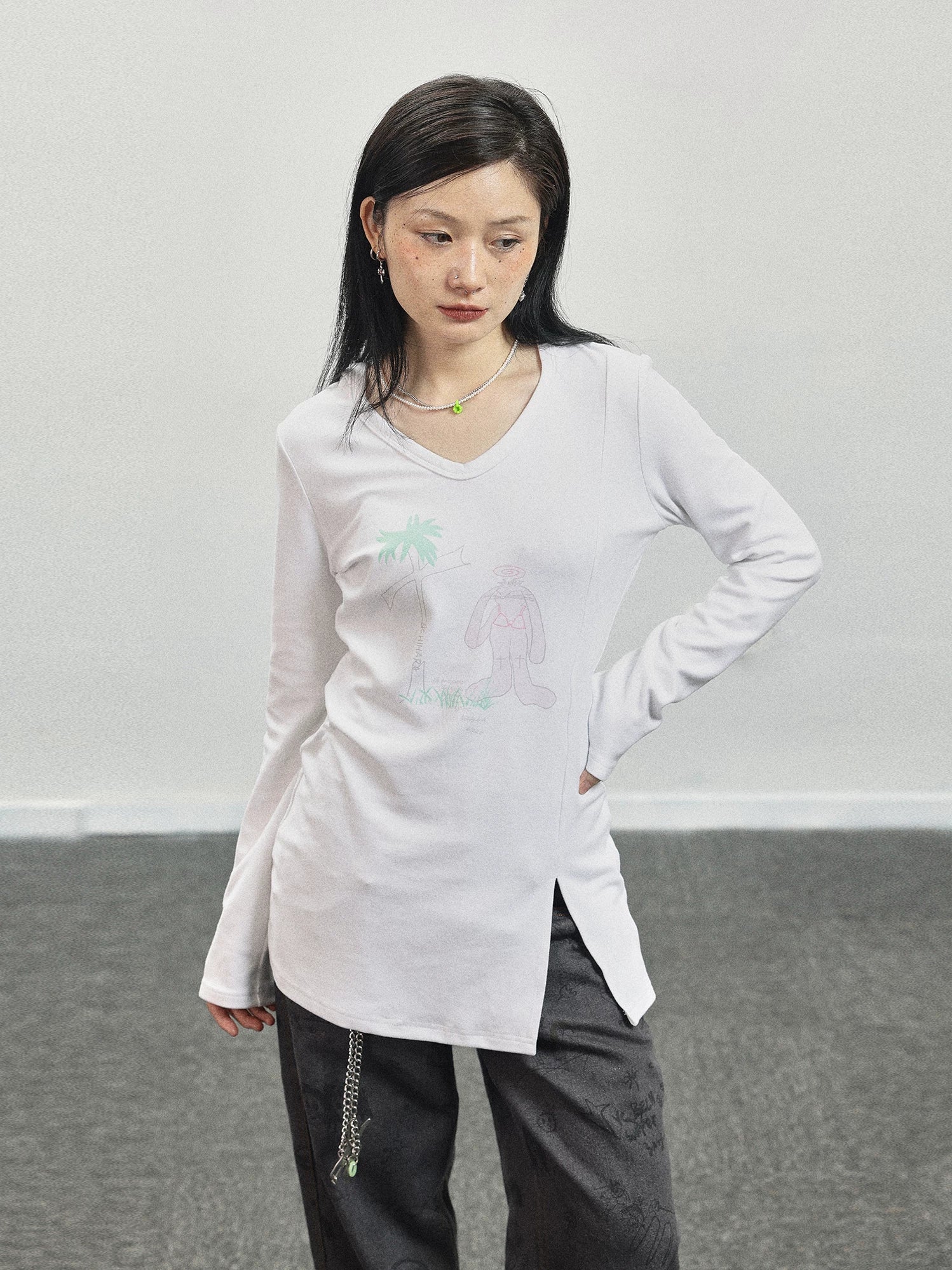 Achihara Peter Rabbit V-Neck Hooded Slim Fit Tee-4