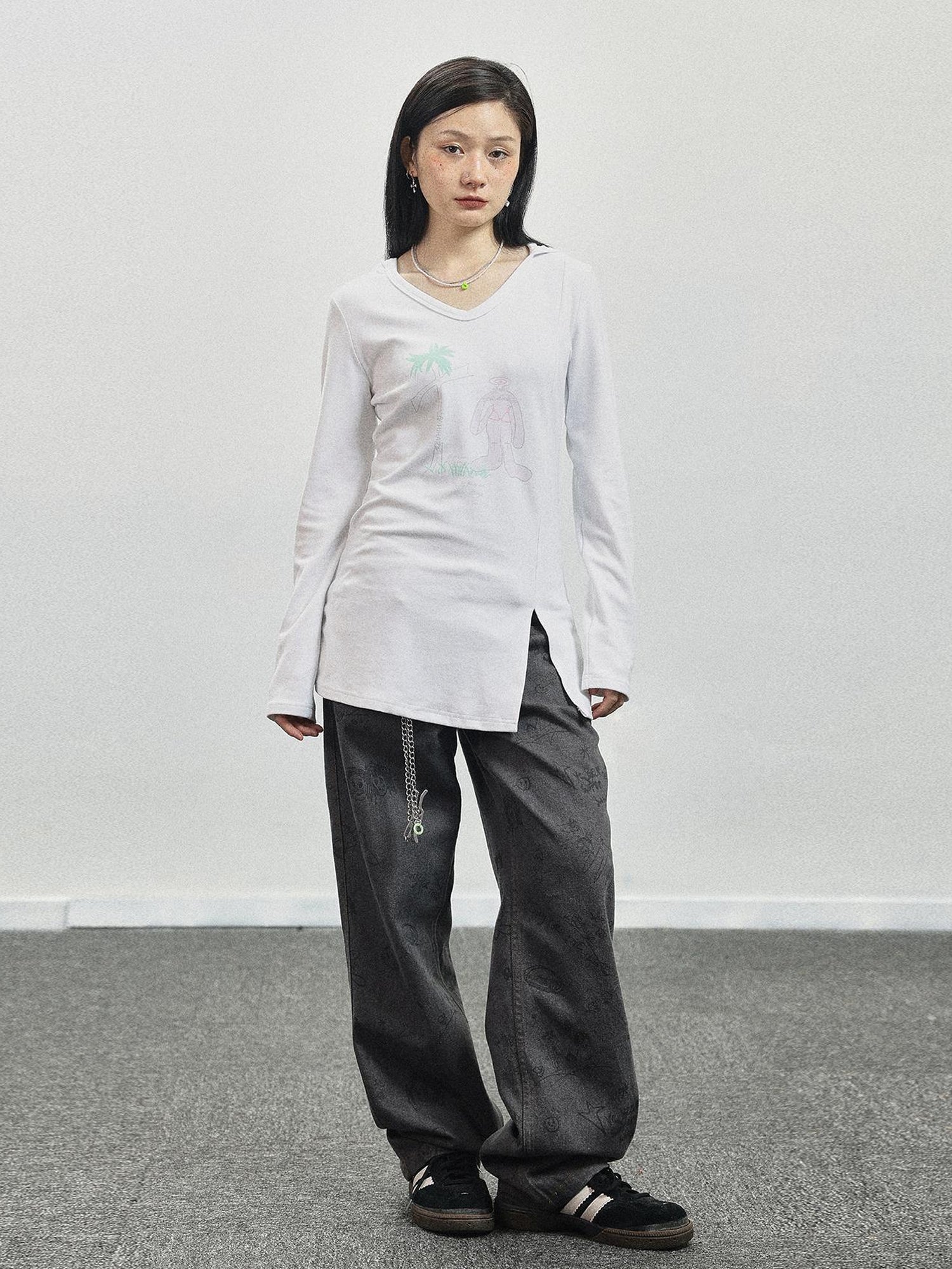 Achihara Peter Rabbit V-Neck Hooded Slim Fit Tee