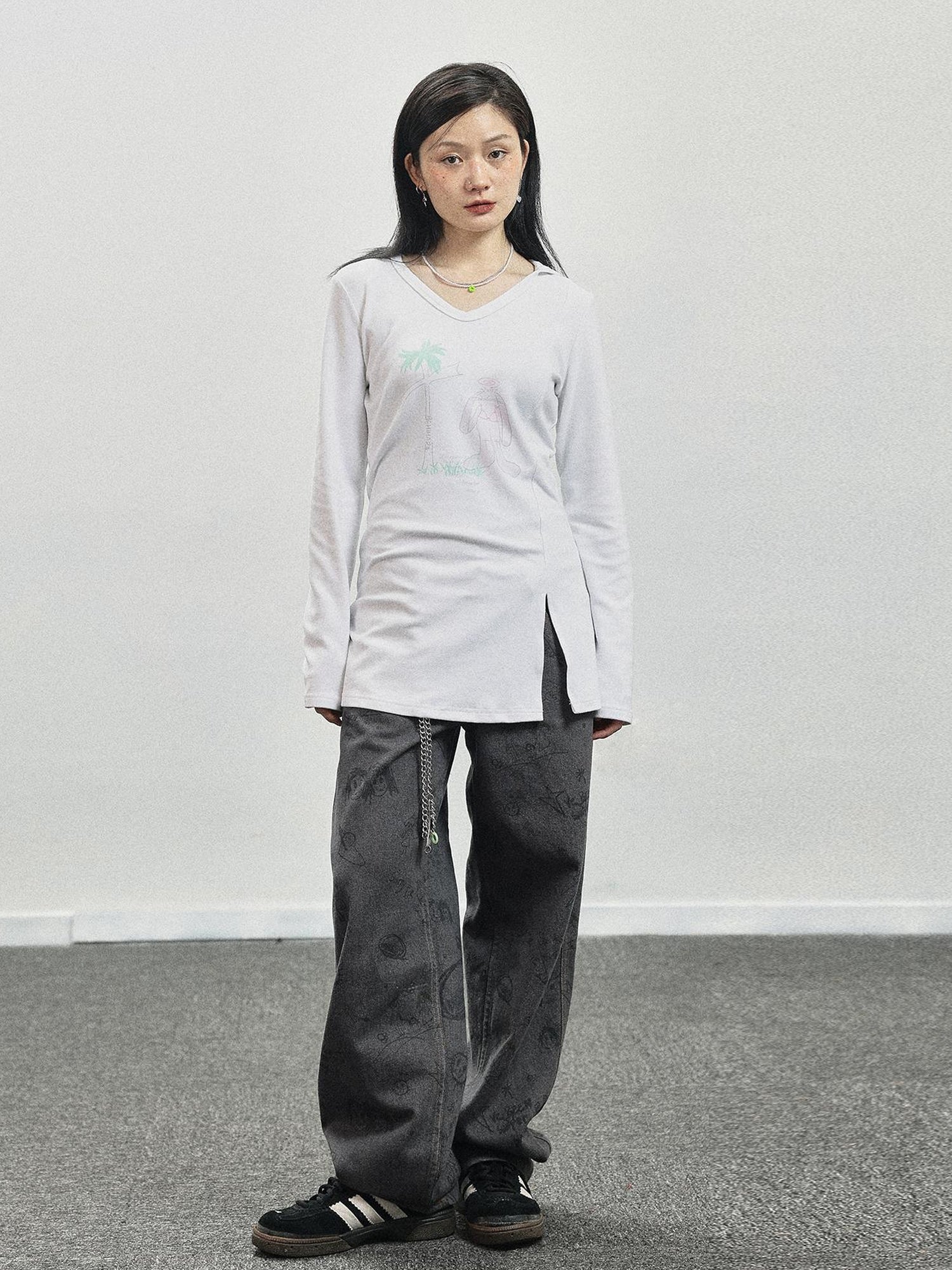 Achihara Peter Rabbit V-Neck Hooded Slim Fit Tee