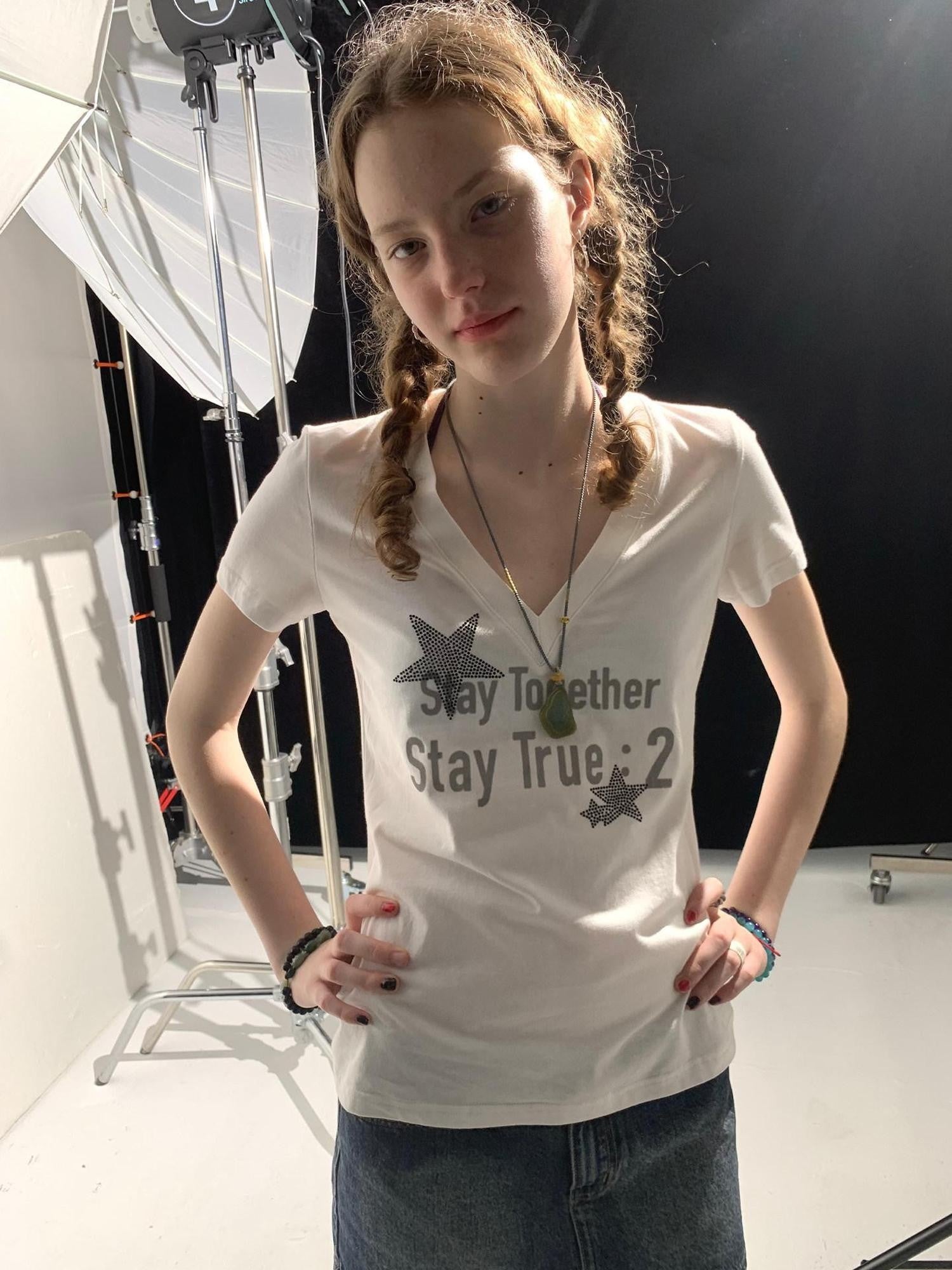 Achihara Rhinestone Star Letter V-neck Cropped Slim Women&