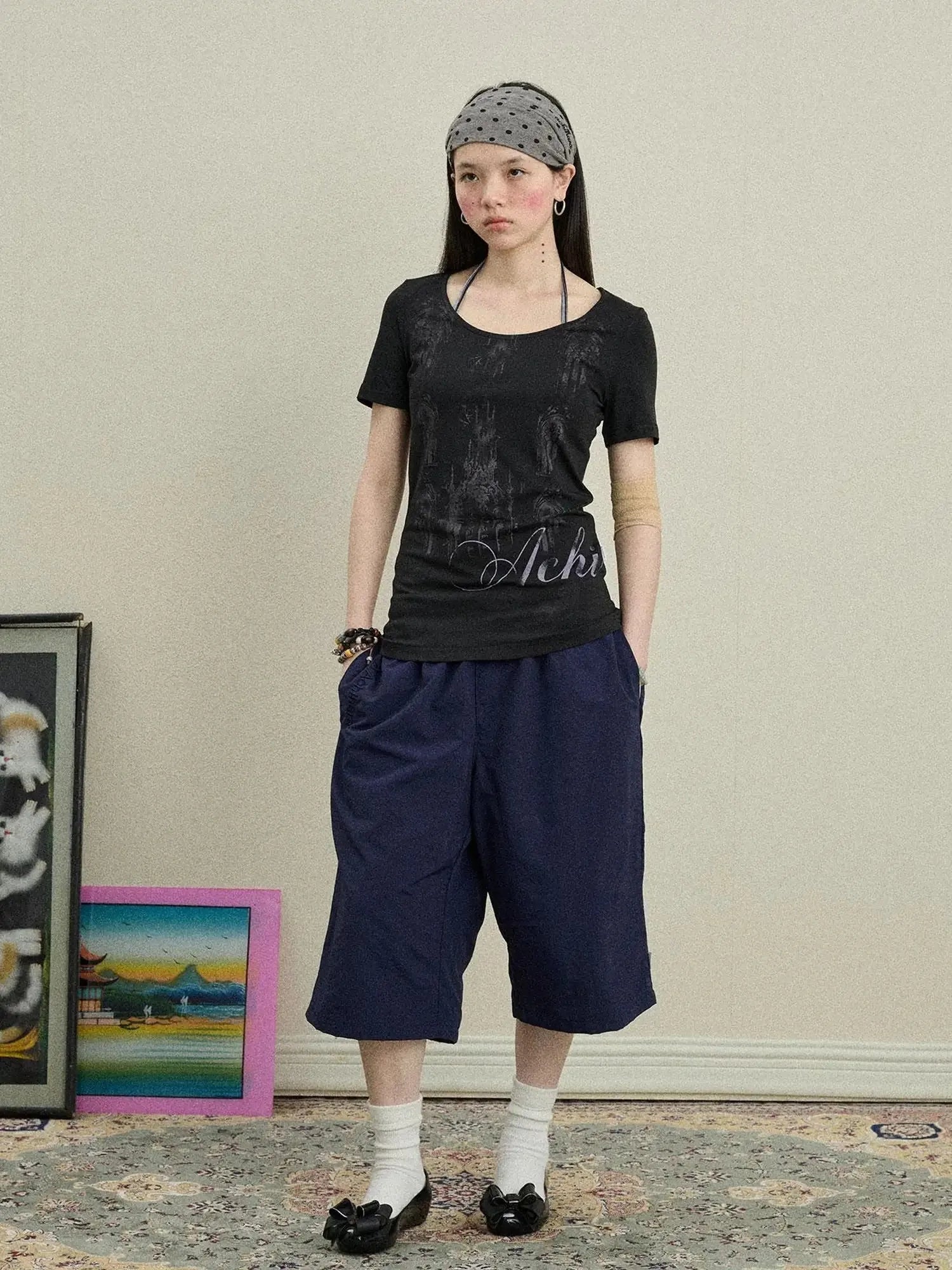 Romanesque Print Tee V-neck T-shirt Long-Sleeve
