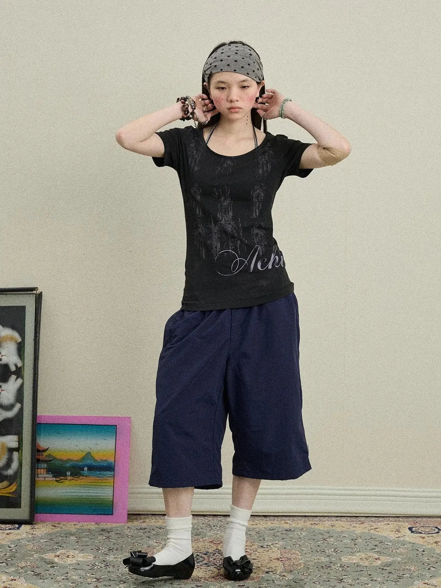 Romanesque Print Tee V-neck T-shirt Long-Sleeve