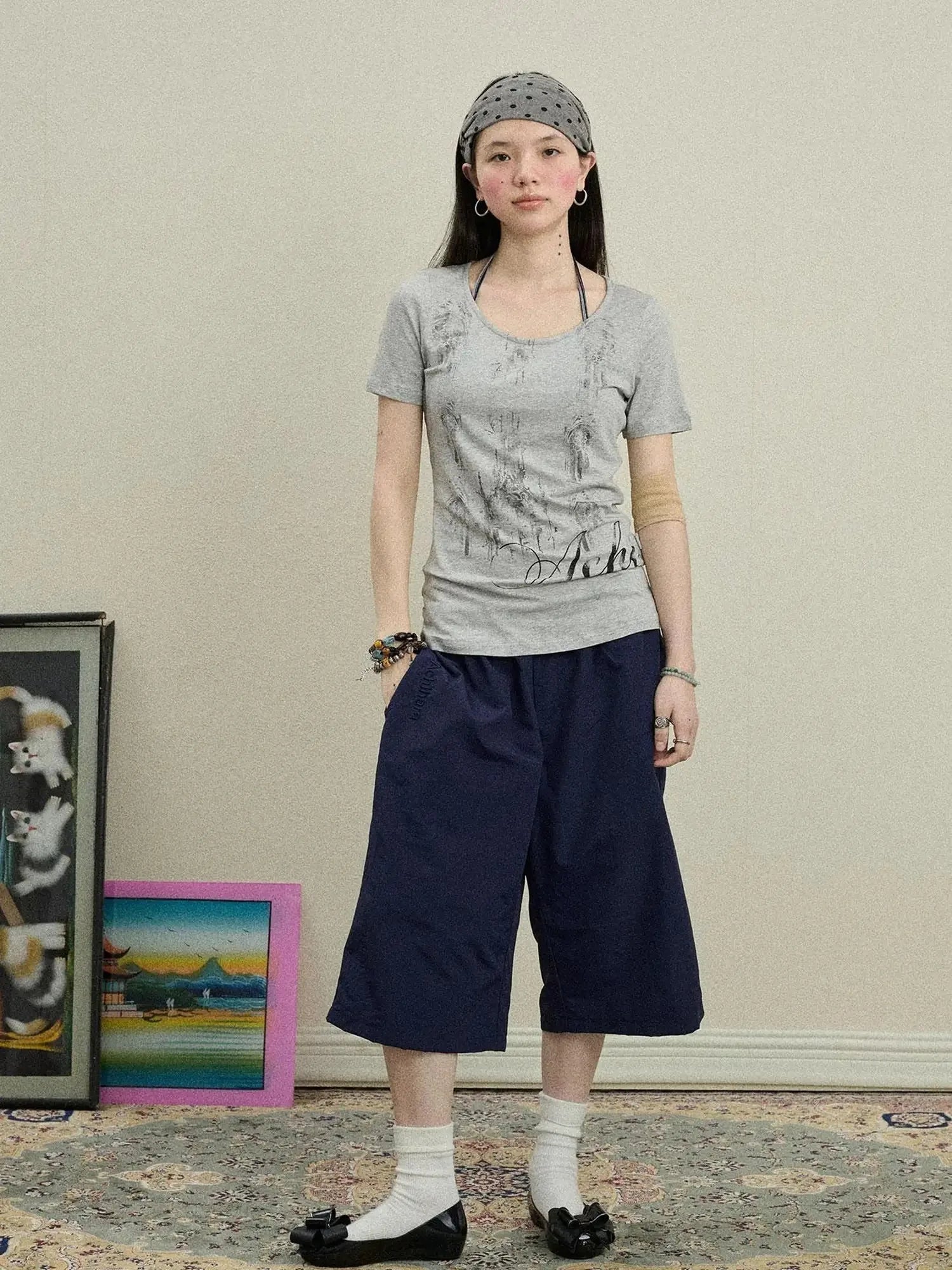 Romanesque Print Tee V-neck T-shirt Long-Sleeve