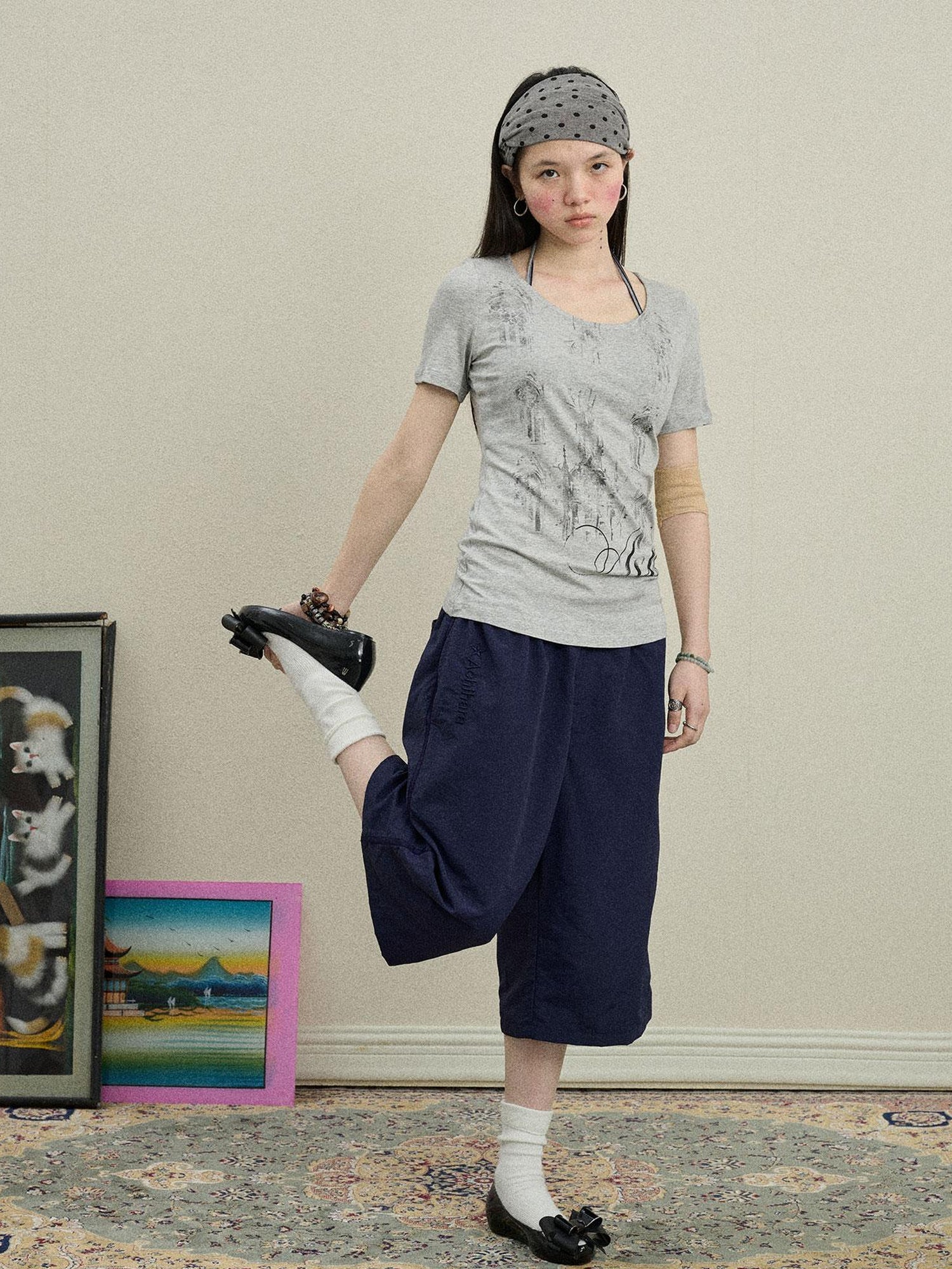 Achihara Romanesque Print Tee V-neck T-shirt Long-Sleeve
