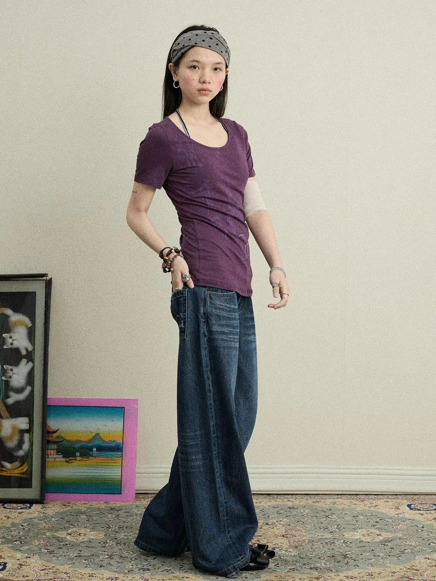 Romanesque Print Tee V-neck T-shirt Long-Sleeve