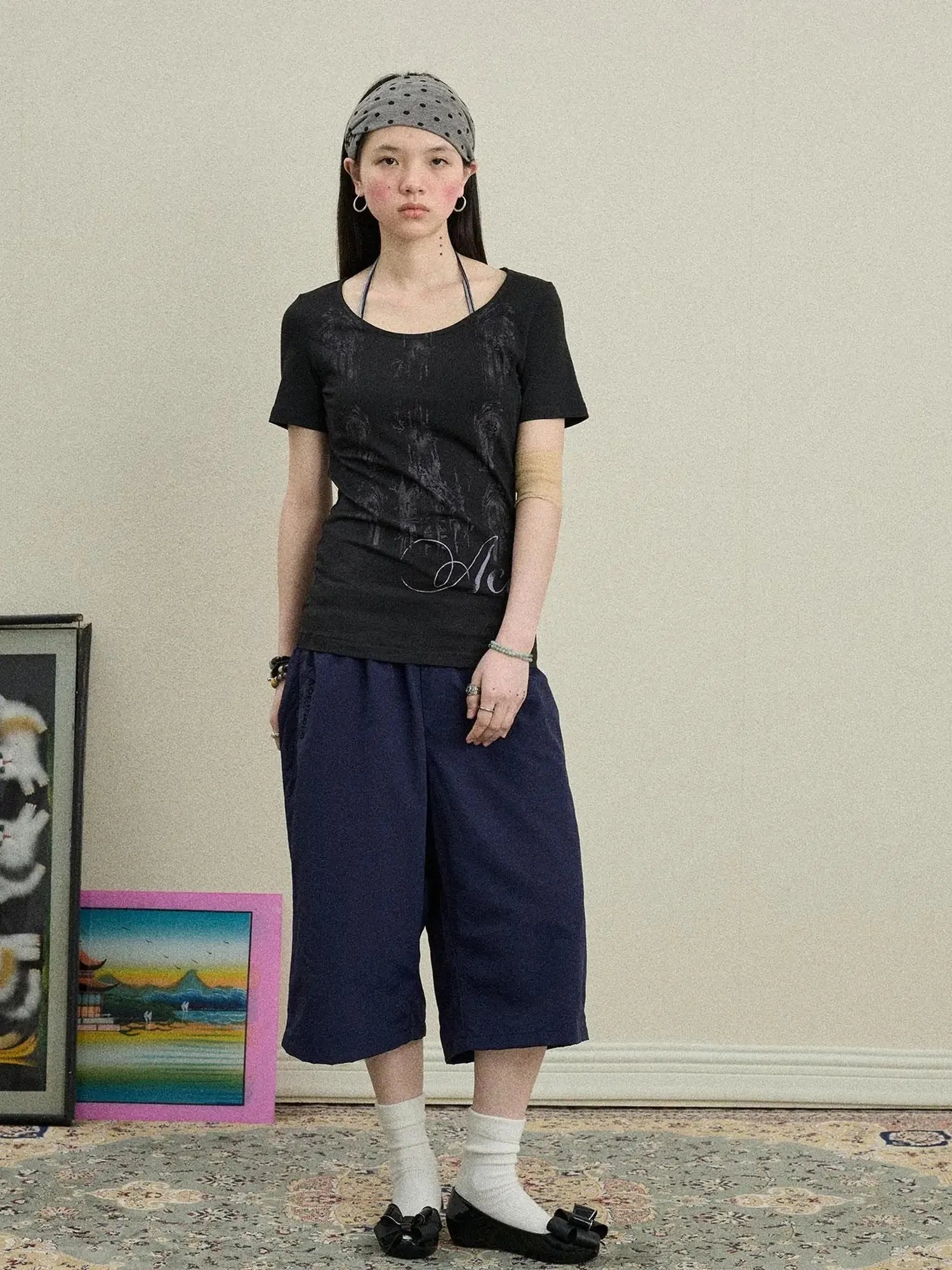 Romanesque Print Tee V-neck T-shirt Long-Sleeve