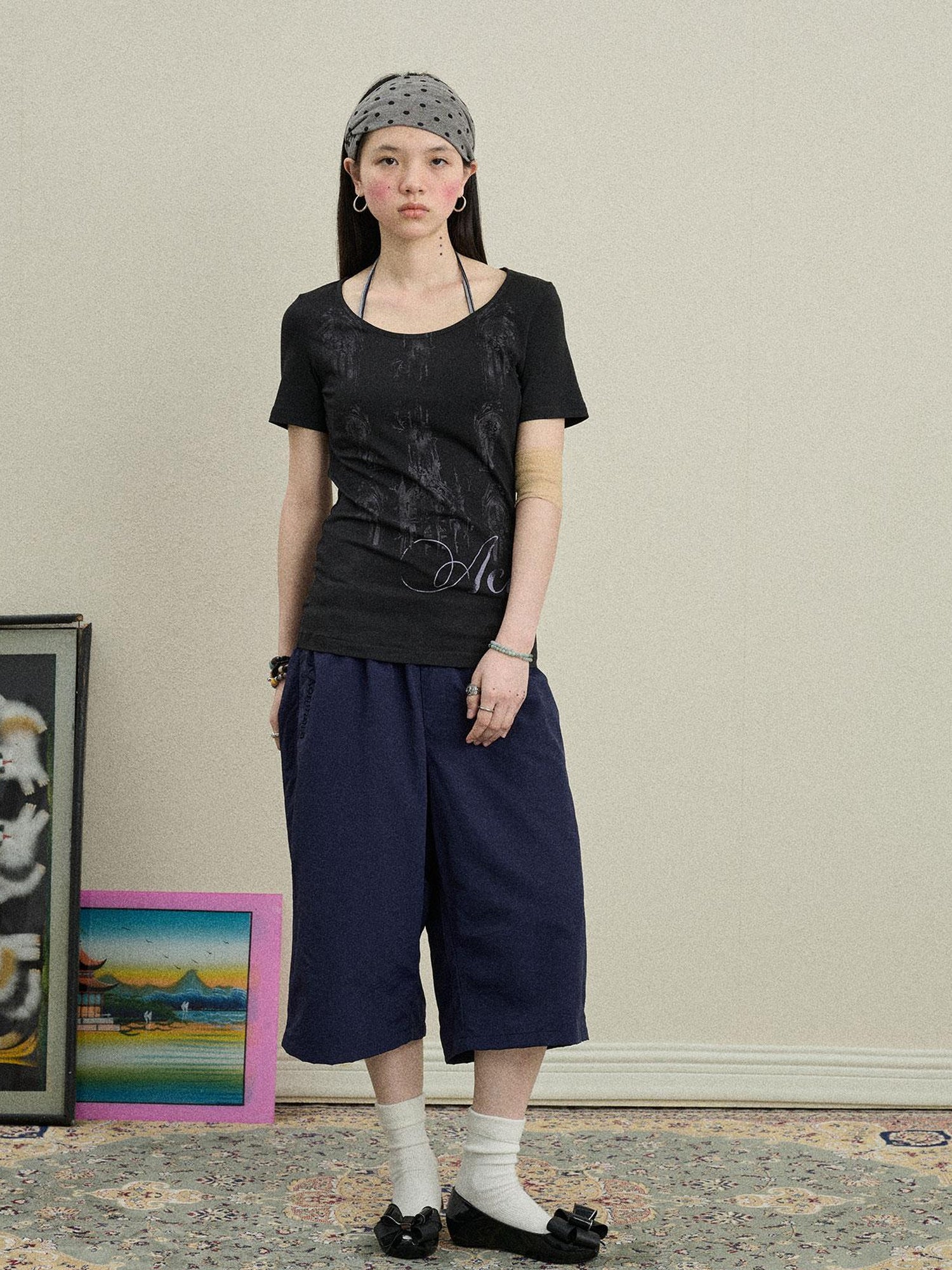 Achihara Romanesque Print Tee V-neck T-shirt Long-Sleeve
