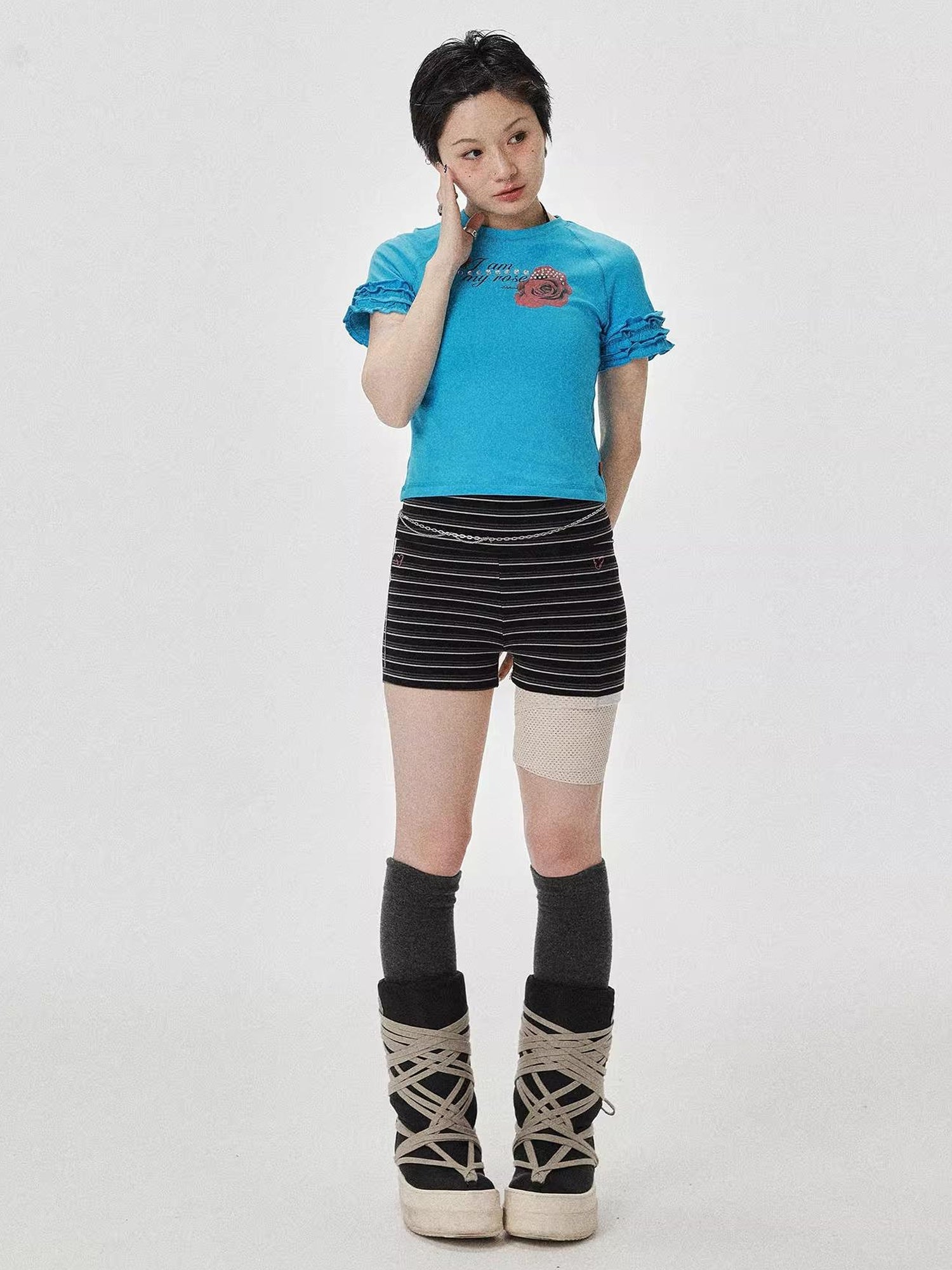 Achihara Roseprint Floral Sleeve Cropped Tee