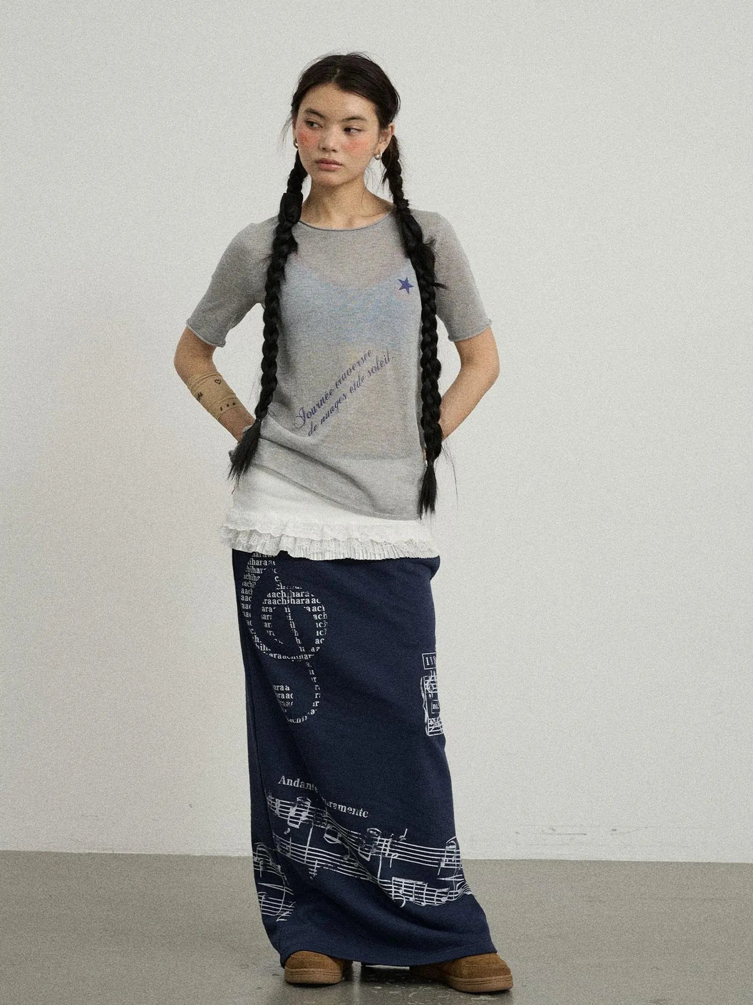 Sea Salt French Print Cropped Tee V-Neck T-Shirt Long-Sleeve