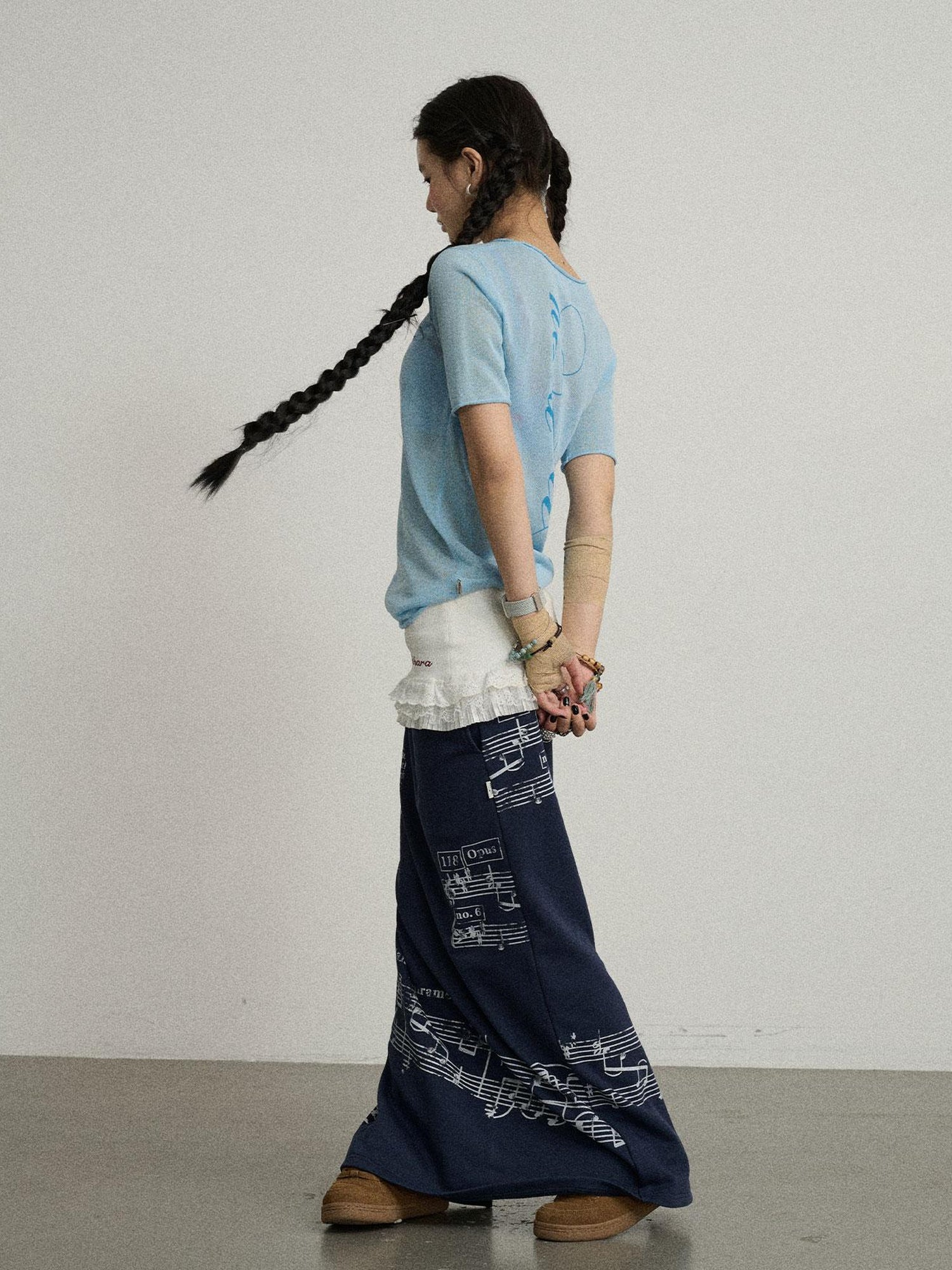 Achihara Sea Salt French Print Cropped Tee V-Neck T-Shirt Long-Sleeve