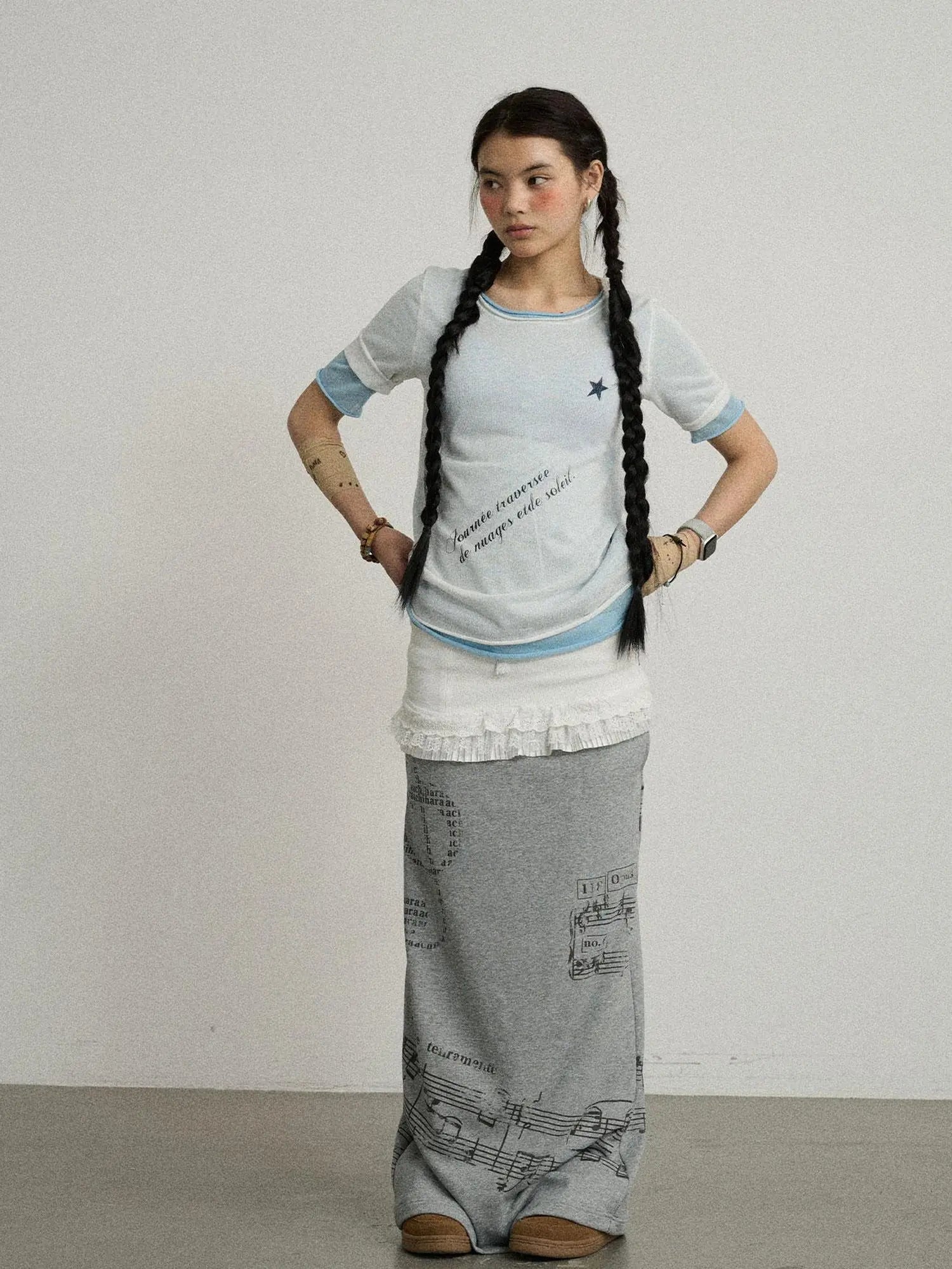 Sea Salt French Print Cropped Tee V-Neck T-Shirt Long-Sleeve