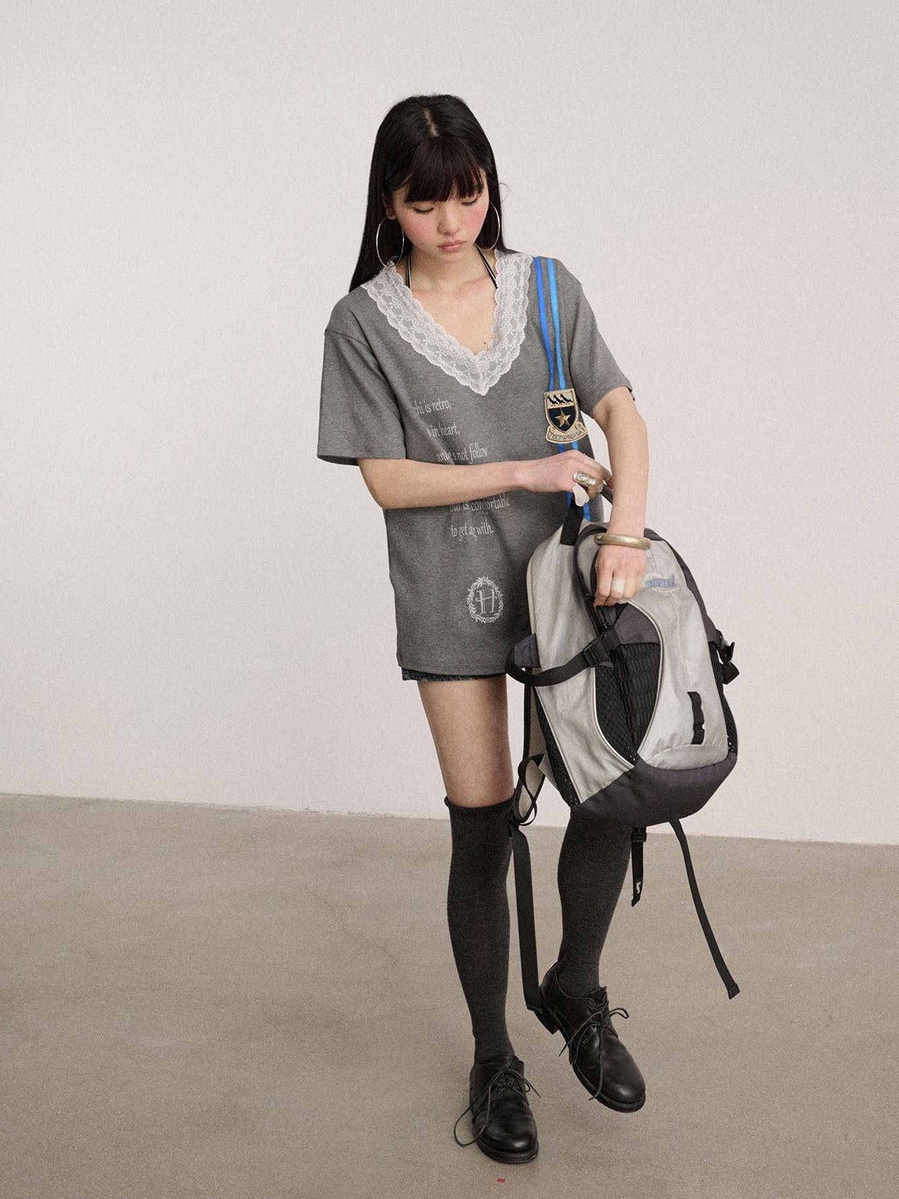 Achihara Soft Stretch Cotton V-neck Letter Print Loose Fit Office Short Sleeve T-Shirts