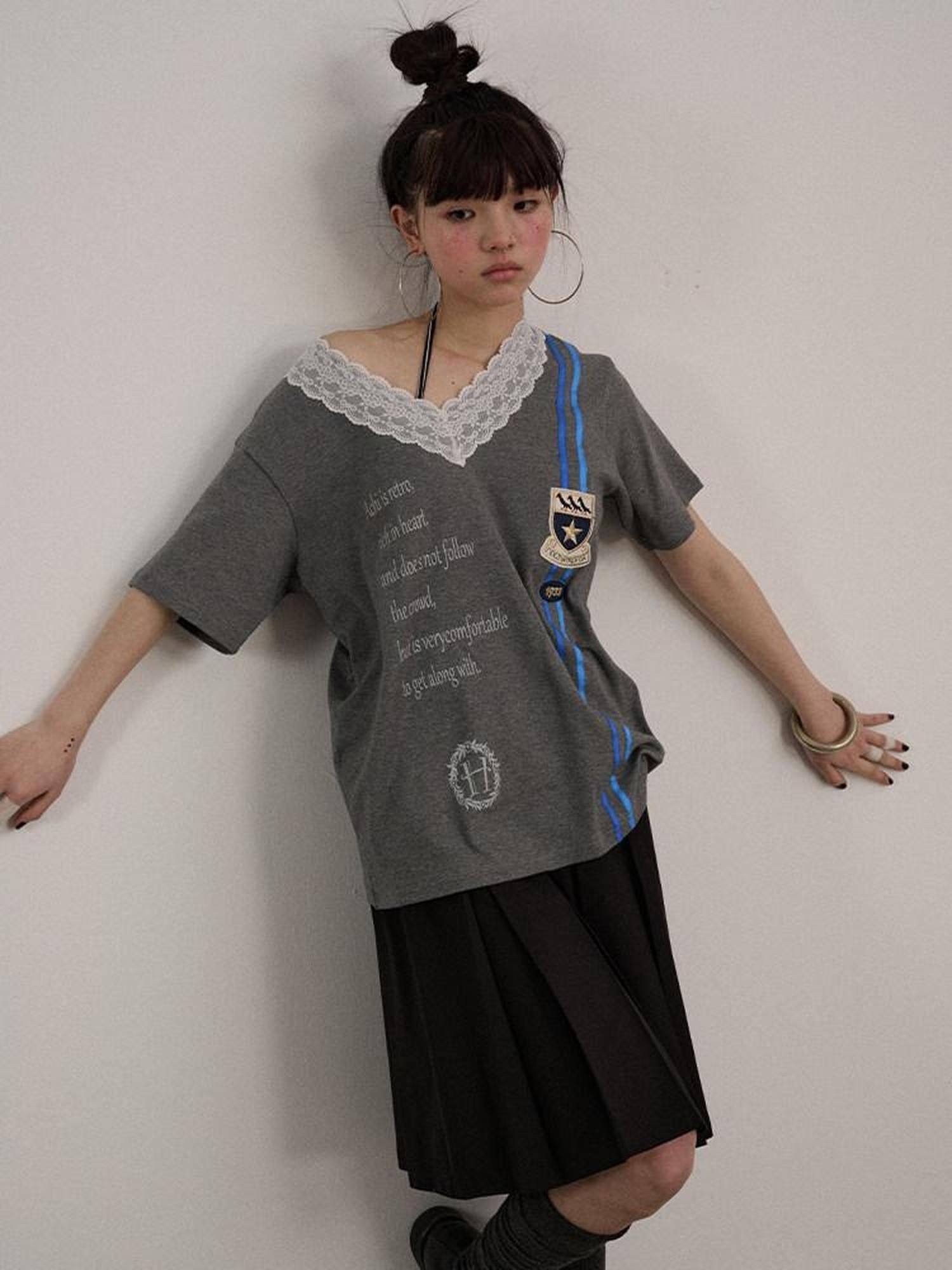 Achihara Soft Stretch Cotton V-neck Letter Print Loose Fit Office Short Sleeve T-Shirts