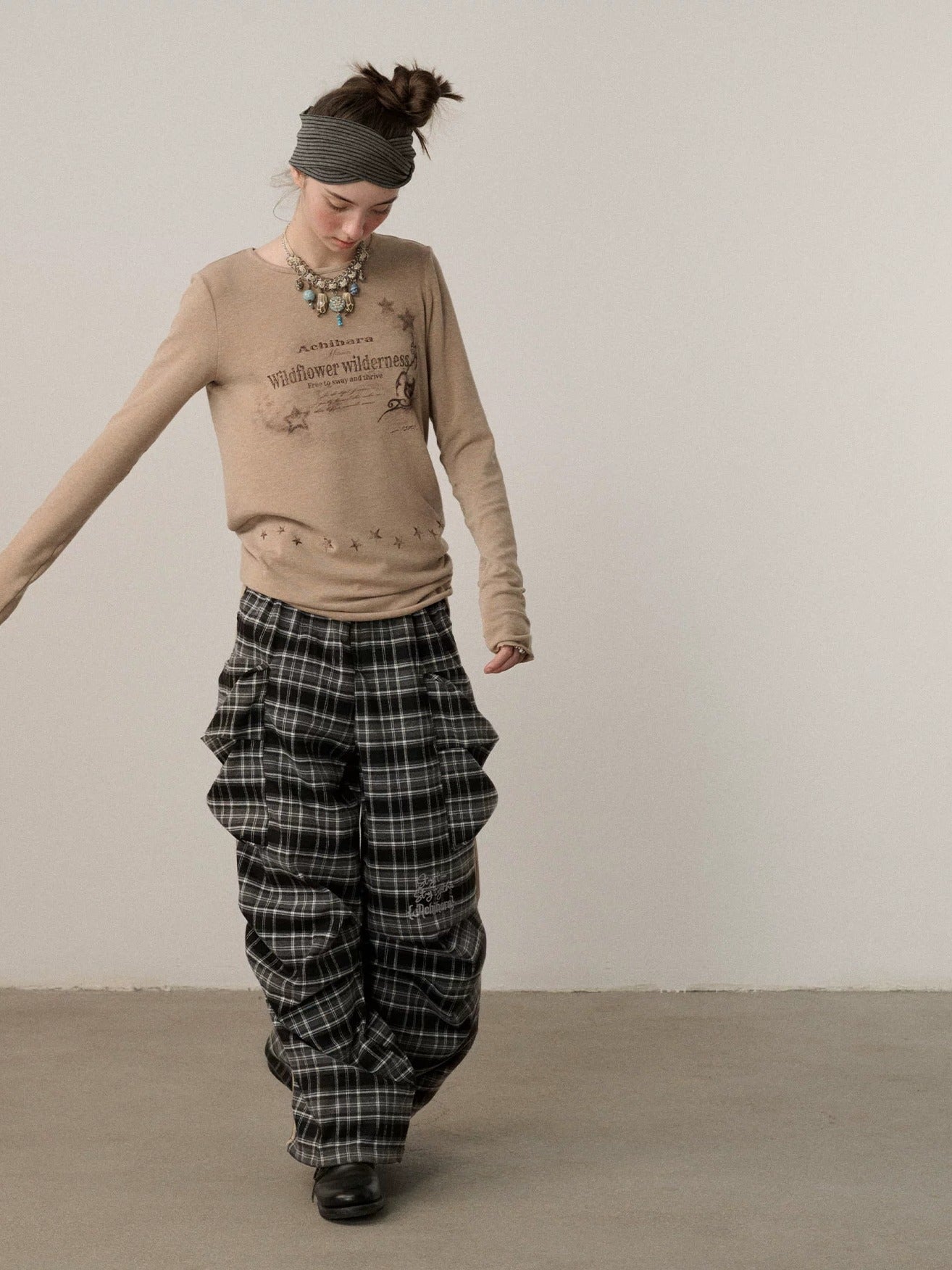 Achihara Soft Viscose Long Sleeve Letter Print Commuter Slim Fit Women Round Neck T-Shirt