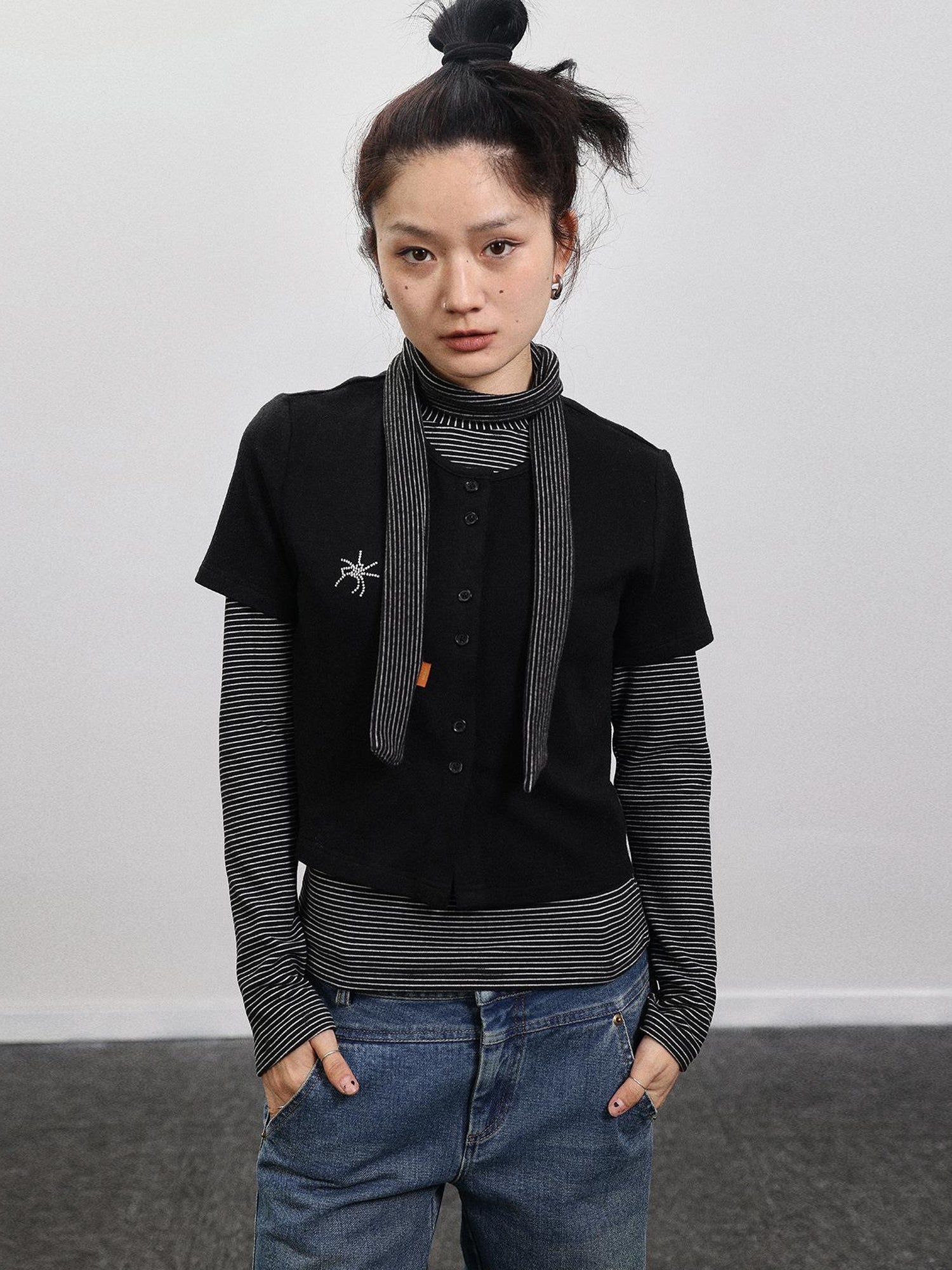 Achihara Spider Studded Short Sleeve Open Front Cardigan