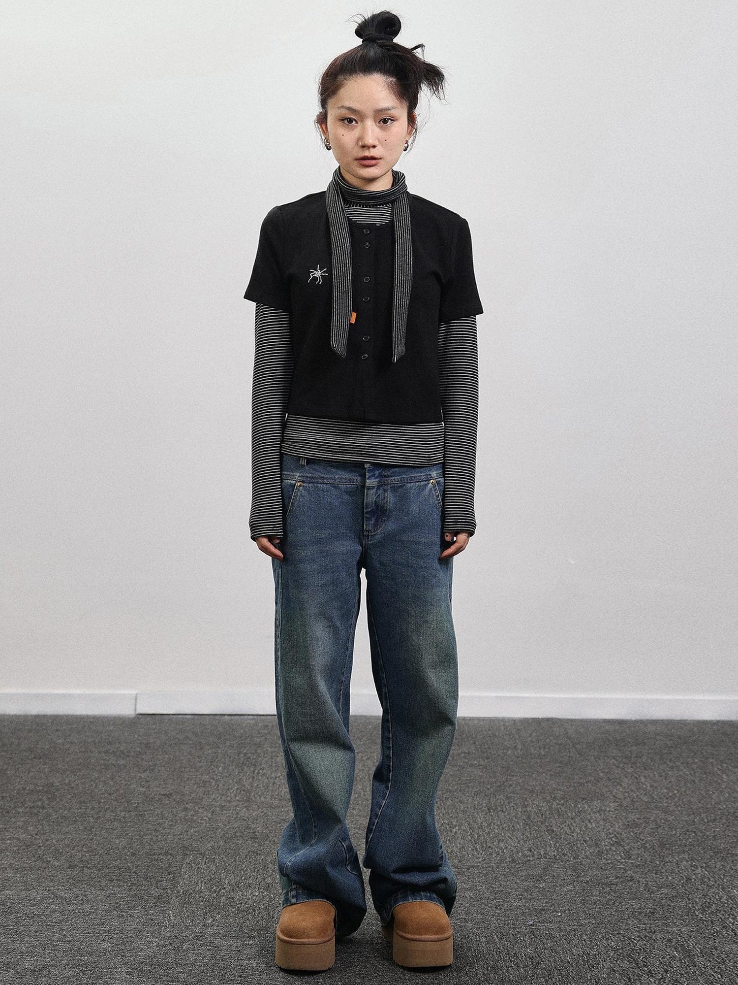Achihara Spider Studded Short Sleeve Open Front Cardigan