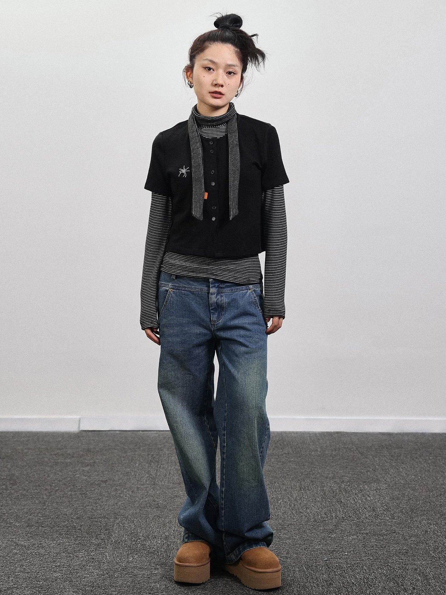 Achihara Spider Studded Short Sleeve Open Front Cardigan
