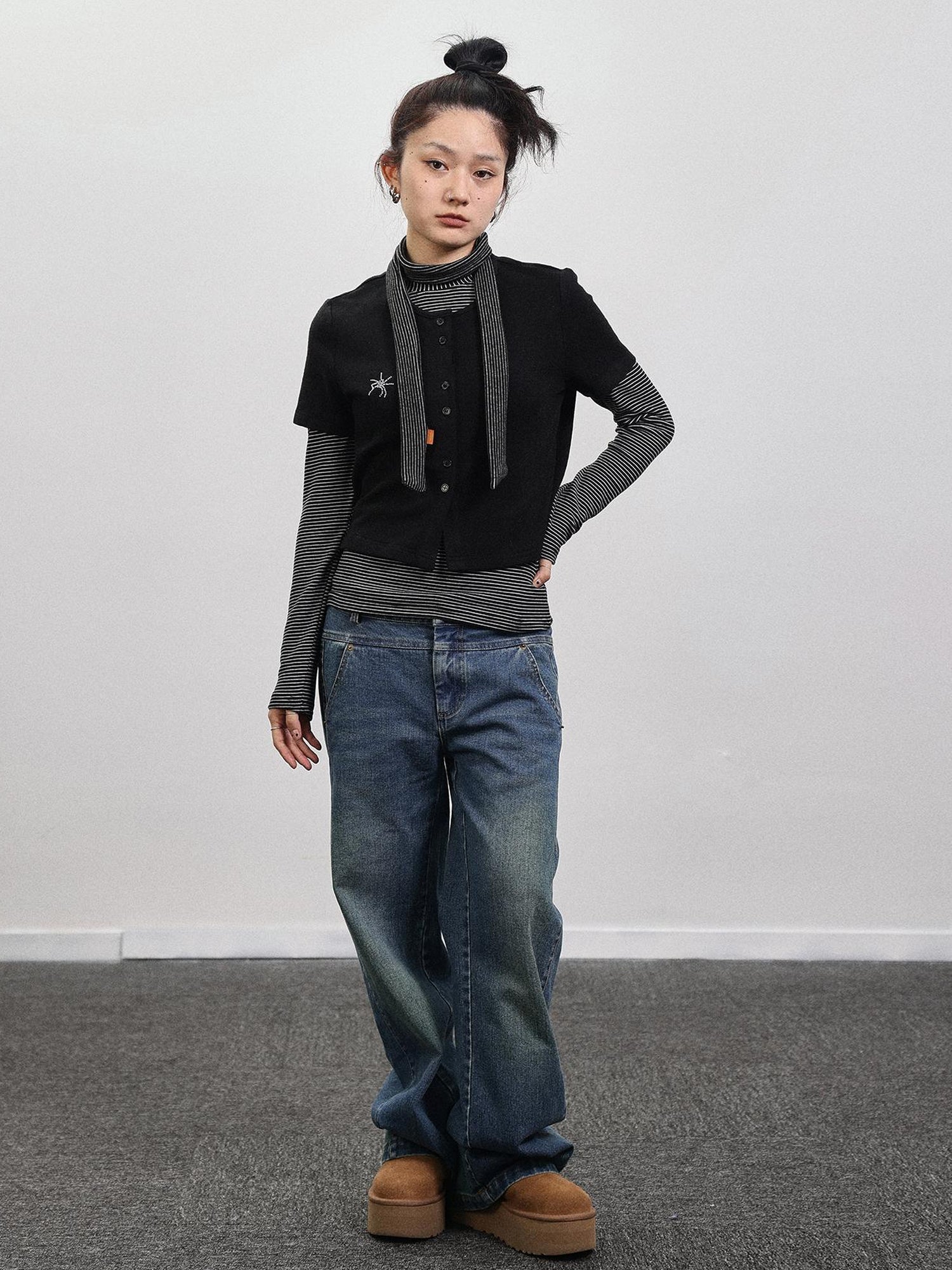 Achihara Spider Studded Short Sleeve Open Front Cardigan