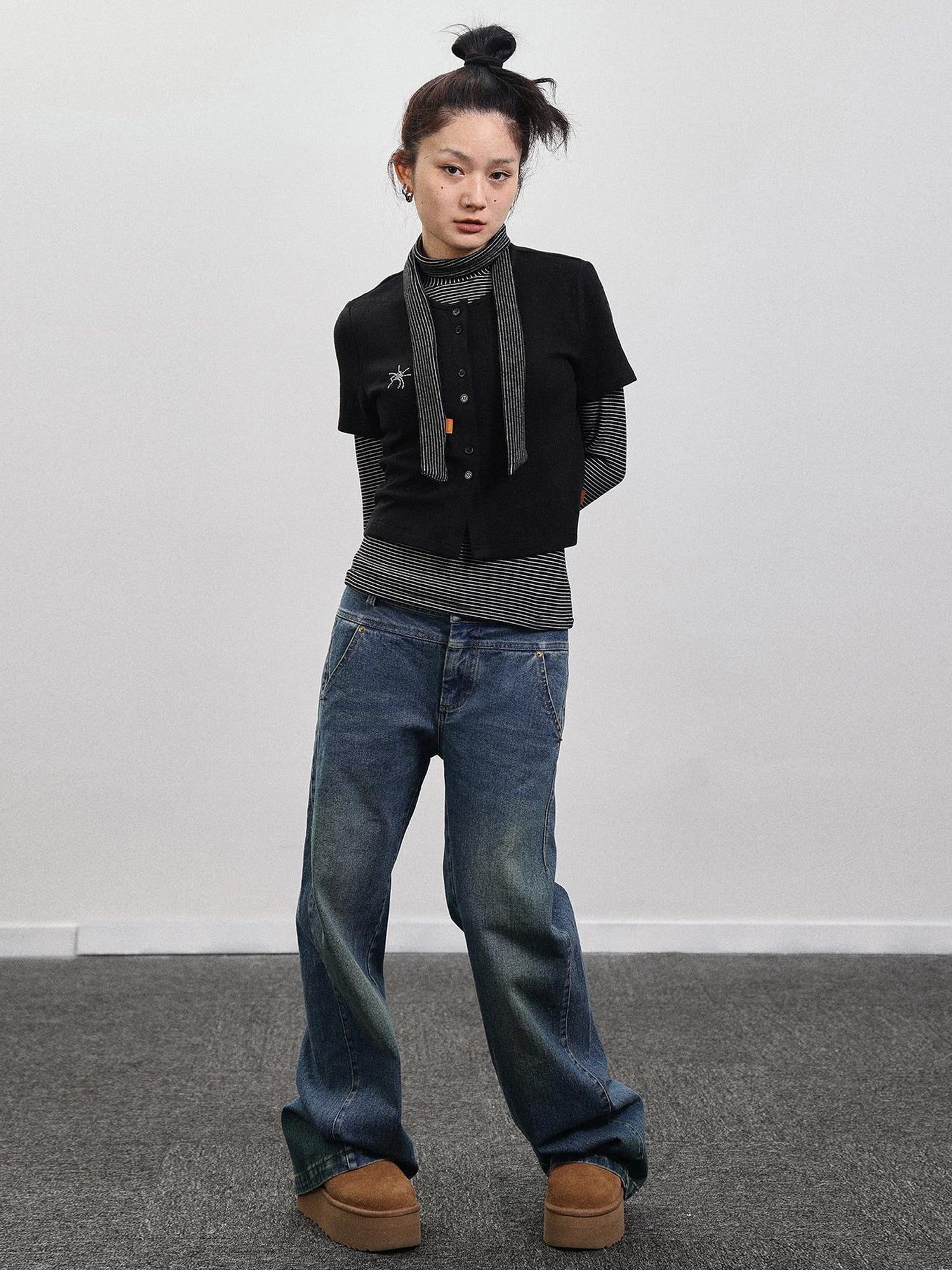 Achihara Spider Studded Short Sleeve Open Front Cardigan