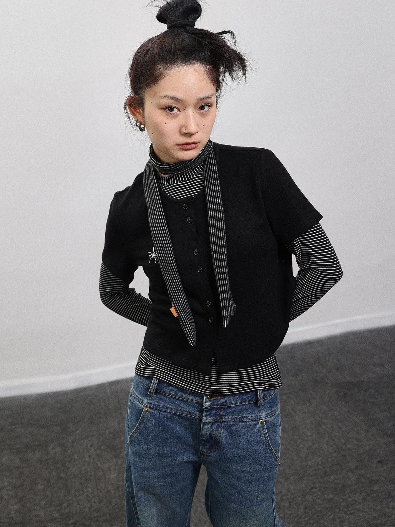 Achihara Spider Studded Short Sleeve Open Front Cardigan