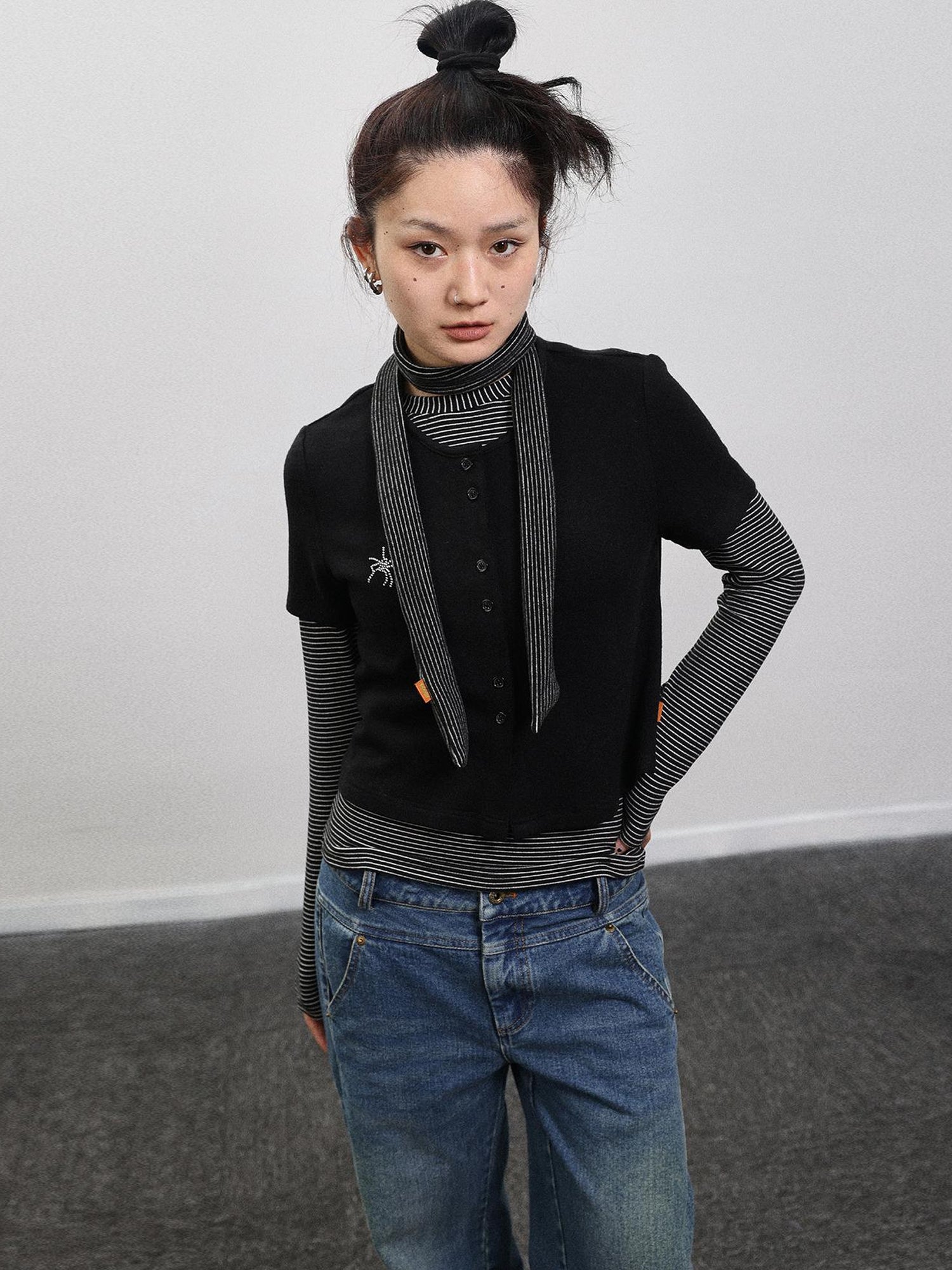 Achihara Spider Studded Short Sleeve Open Front Cardigan
