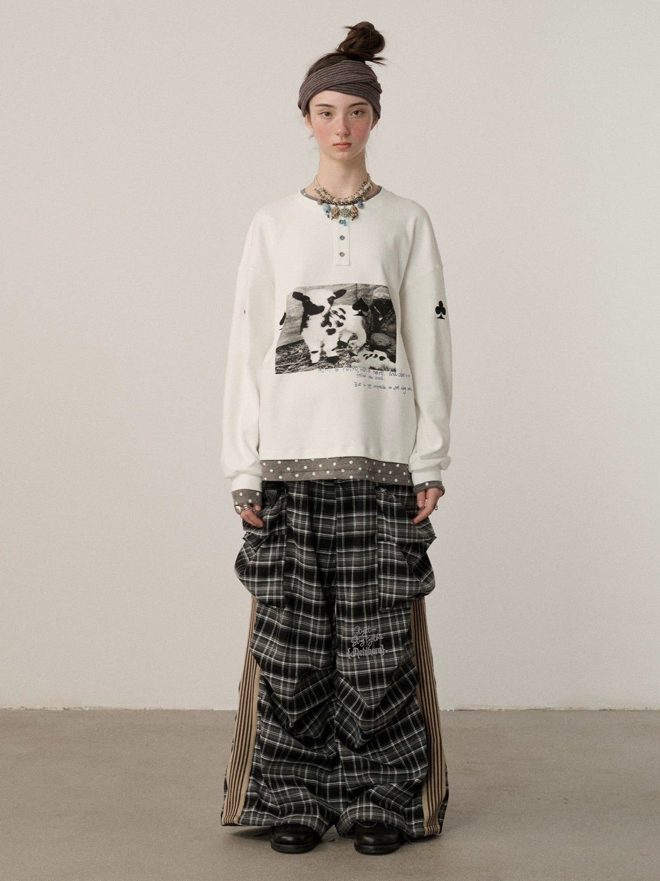 Achihara Stretch Cotton Long Sleeve Round Neck Straight Fit Commuter Women White T-Shirt