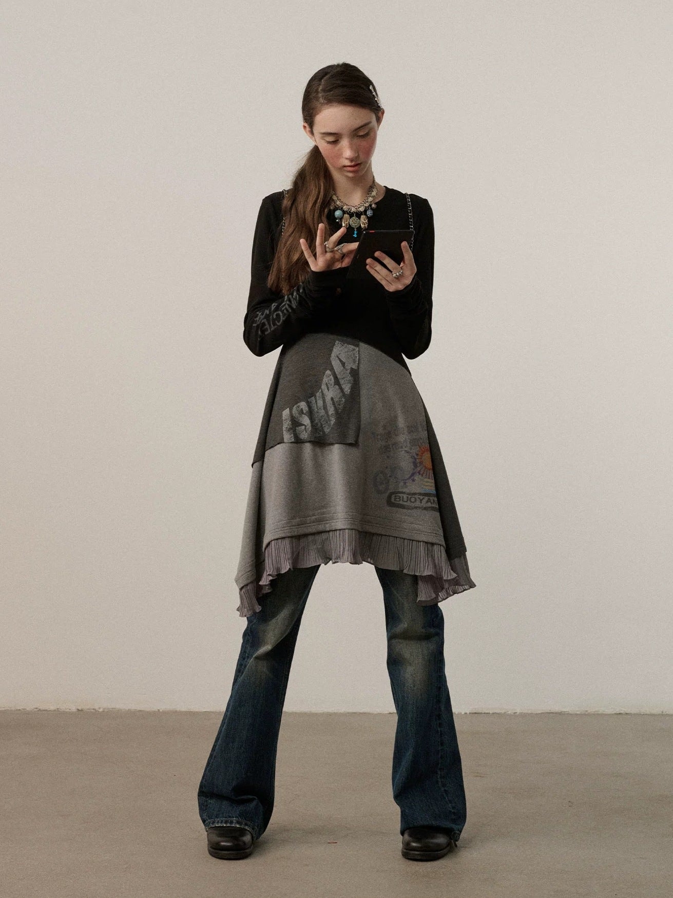 Achihara Stretch Loose Longsleeve Round Neck Spliced Women Urban Polyester Black T-Shirt