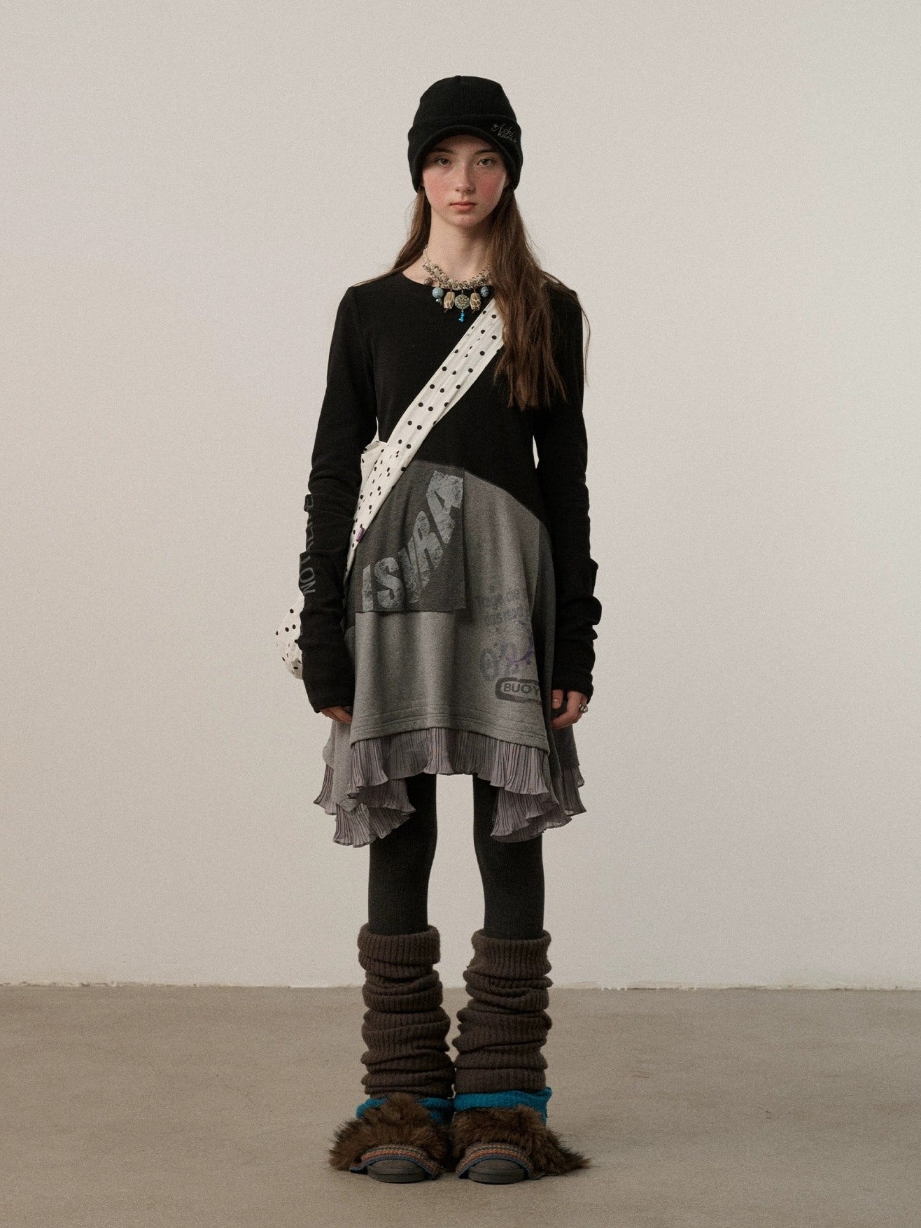 Achihara Stretch Loose Longsleeve Round Neck Spliced Women Urban Polyester Black T-Shirt