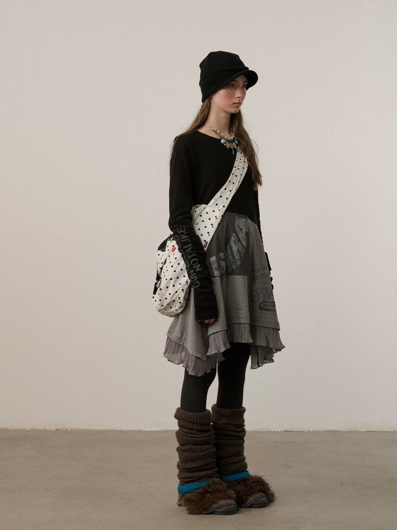 Achihara Stretch Loose Longsleeve Round Neck Spliced Women Urban Polyester Black T-Shirt