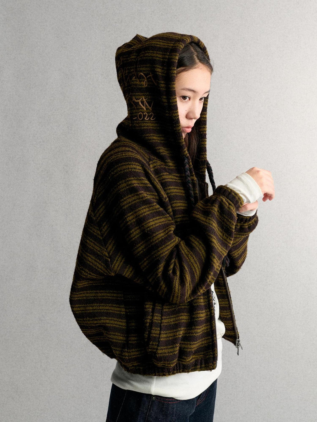 Achihara Striped Embroidered Women&