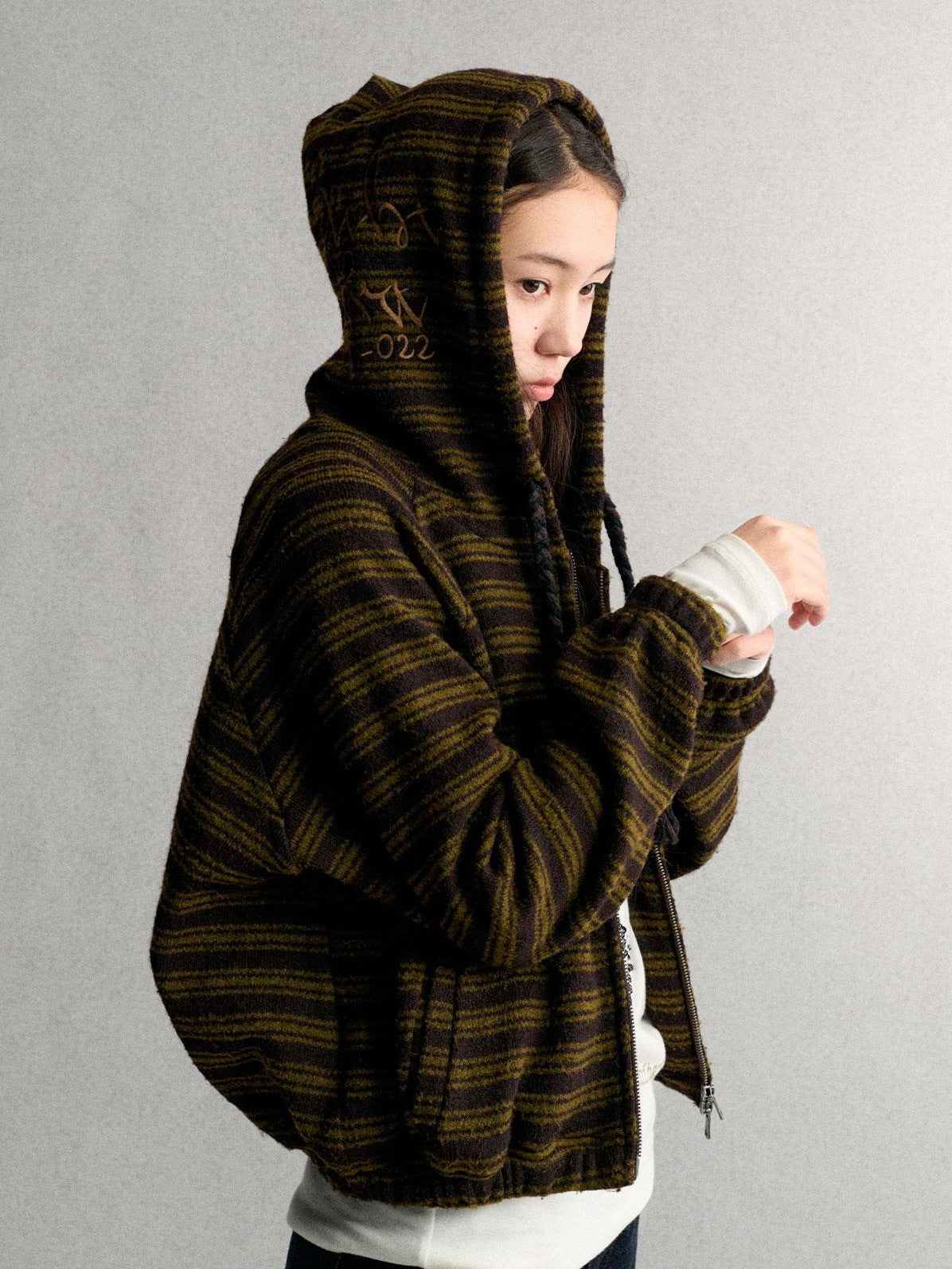 Achihara Striped Embroidered Women&