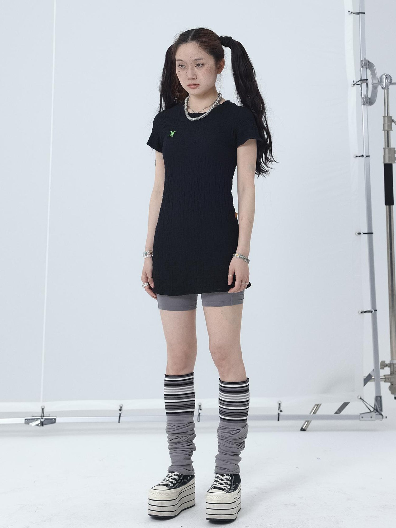 Achihara Summer Black Cropped Bubble Sleeve T-shirt Round Neck Top