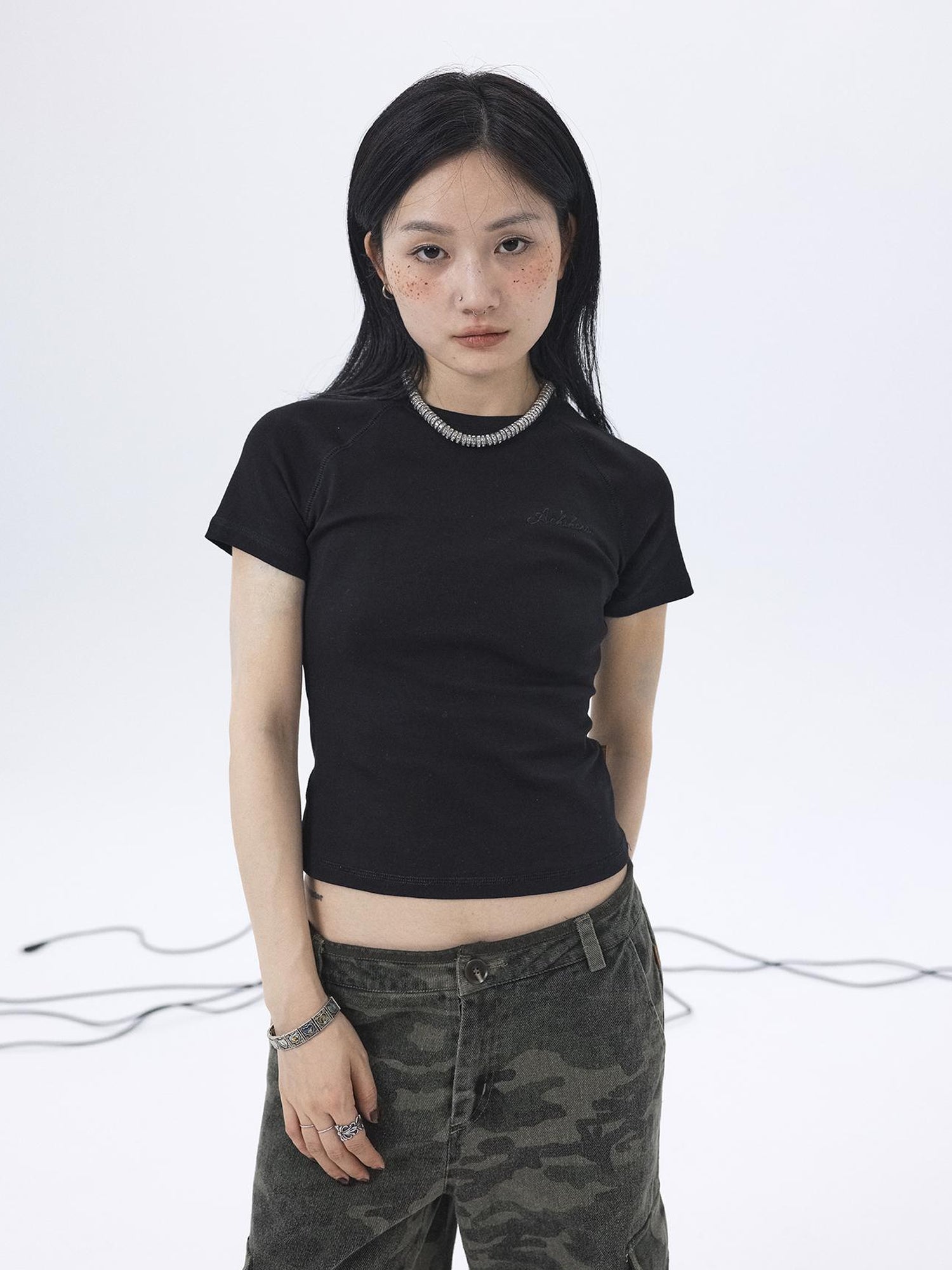 Achihara Summer Essential Slim Fit Cotton Tee