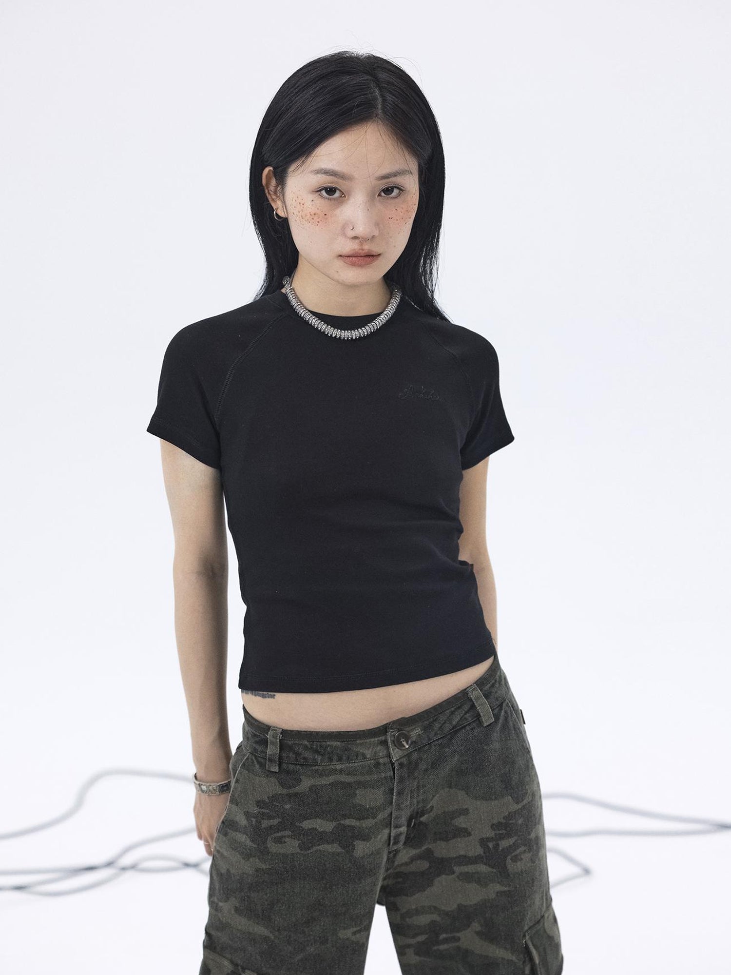 Achihara Summer Essential Slim Fit Cotton Tee