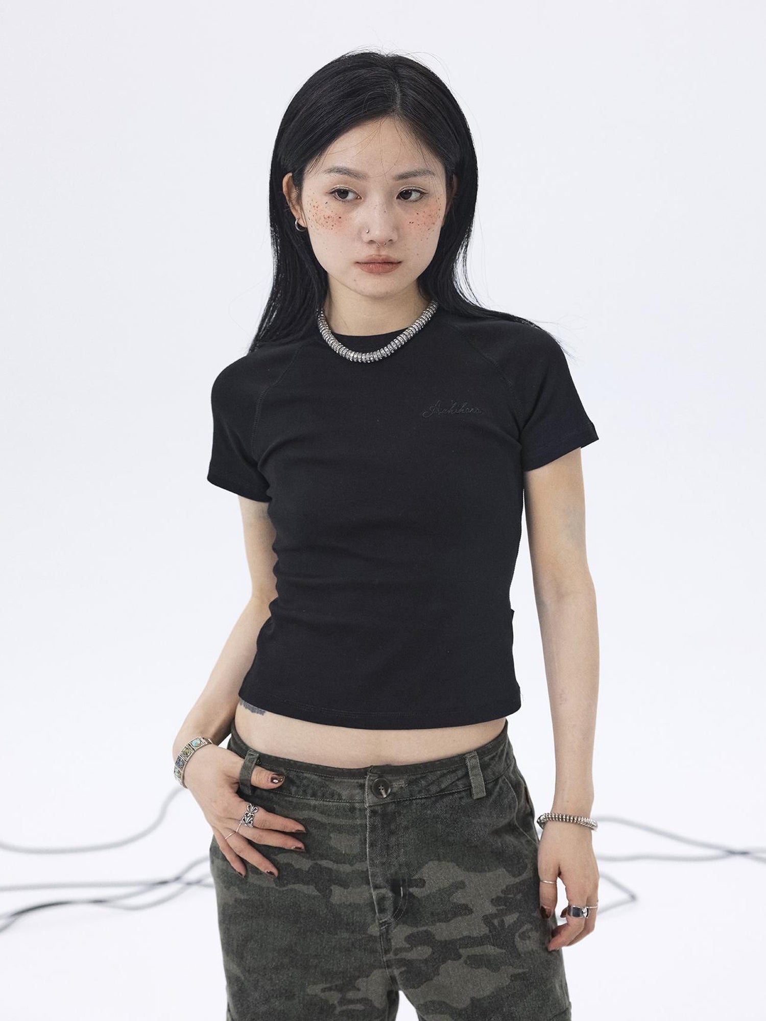 Achihara Summer Essential Slim Fit Cotton Tee