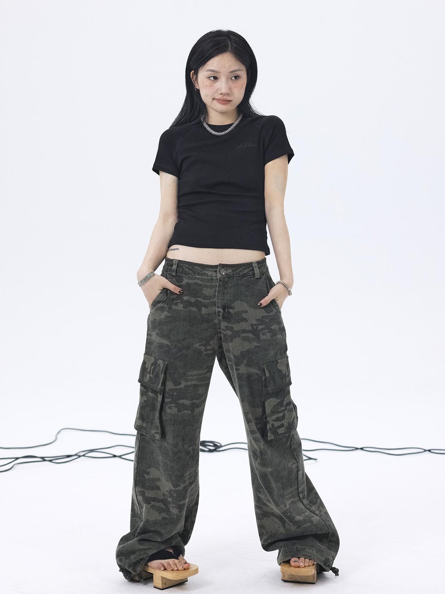 Achihara Summer Essential Slim Fit Cotton Tee