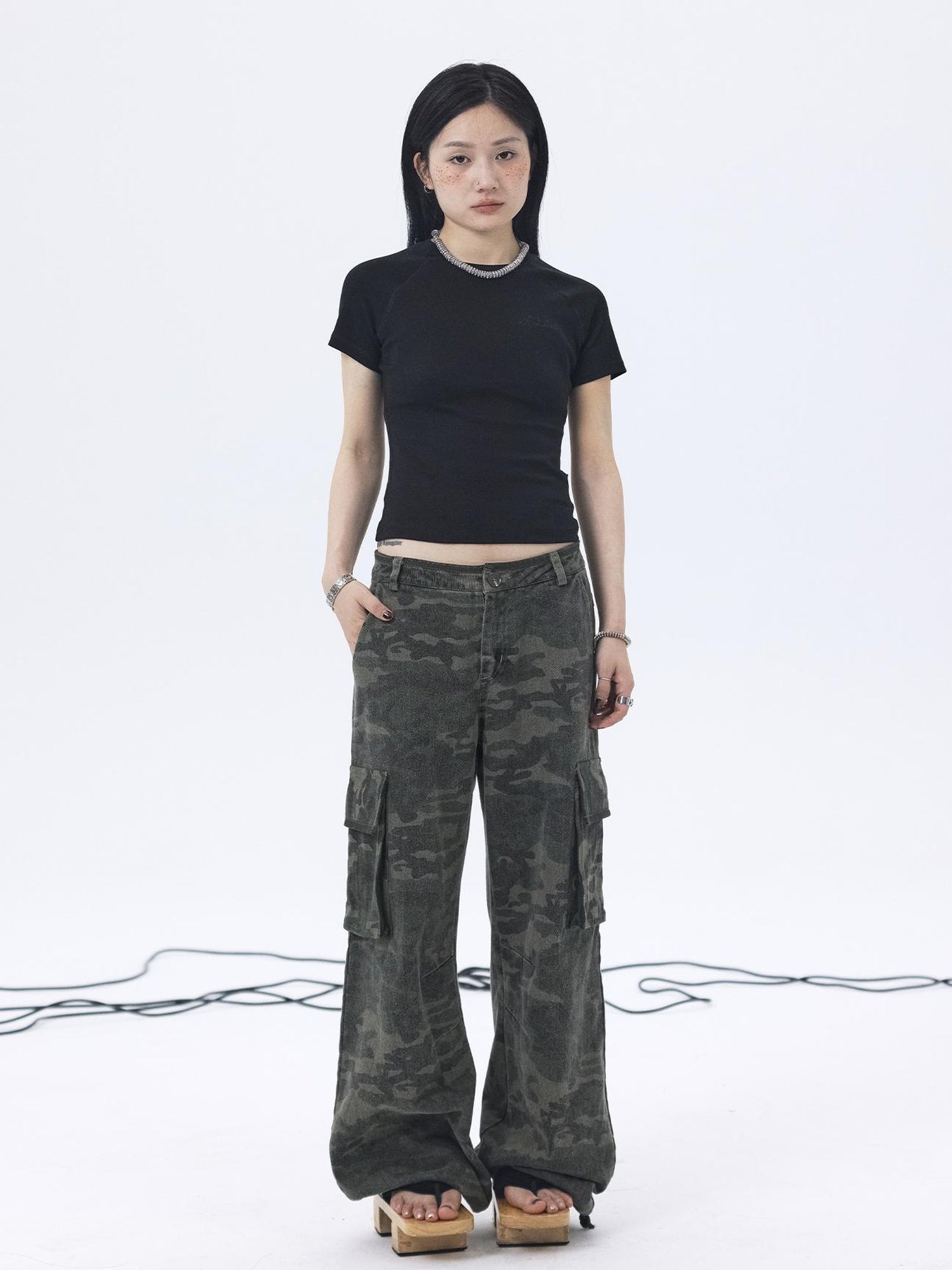 Achihara Summer Essential Slim Fit Cotton Tee