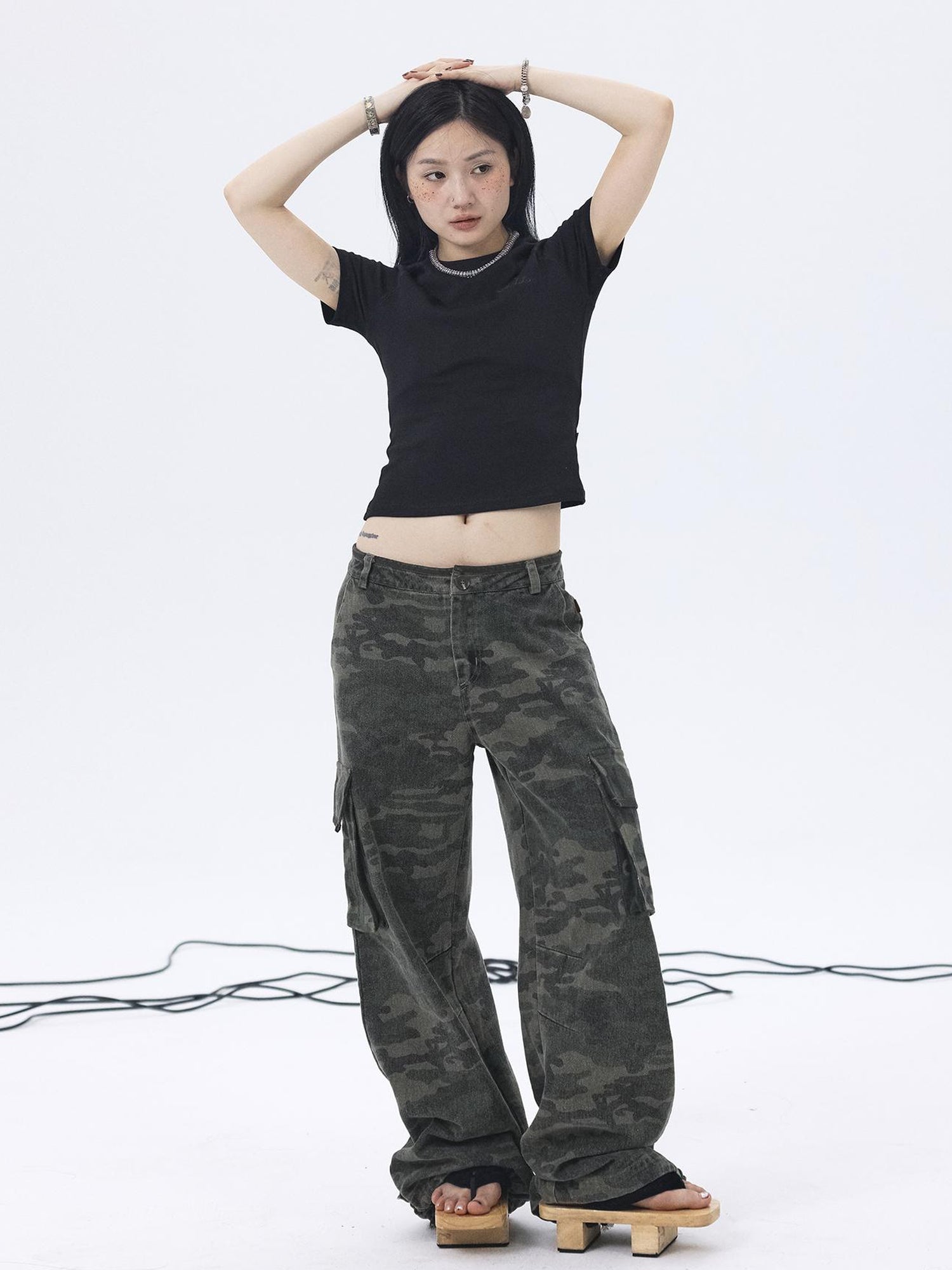 Achihara Summer Essential Slim Fit Cotton Tee