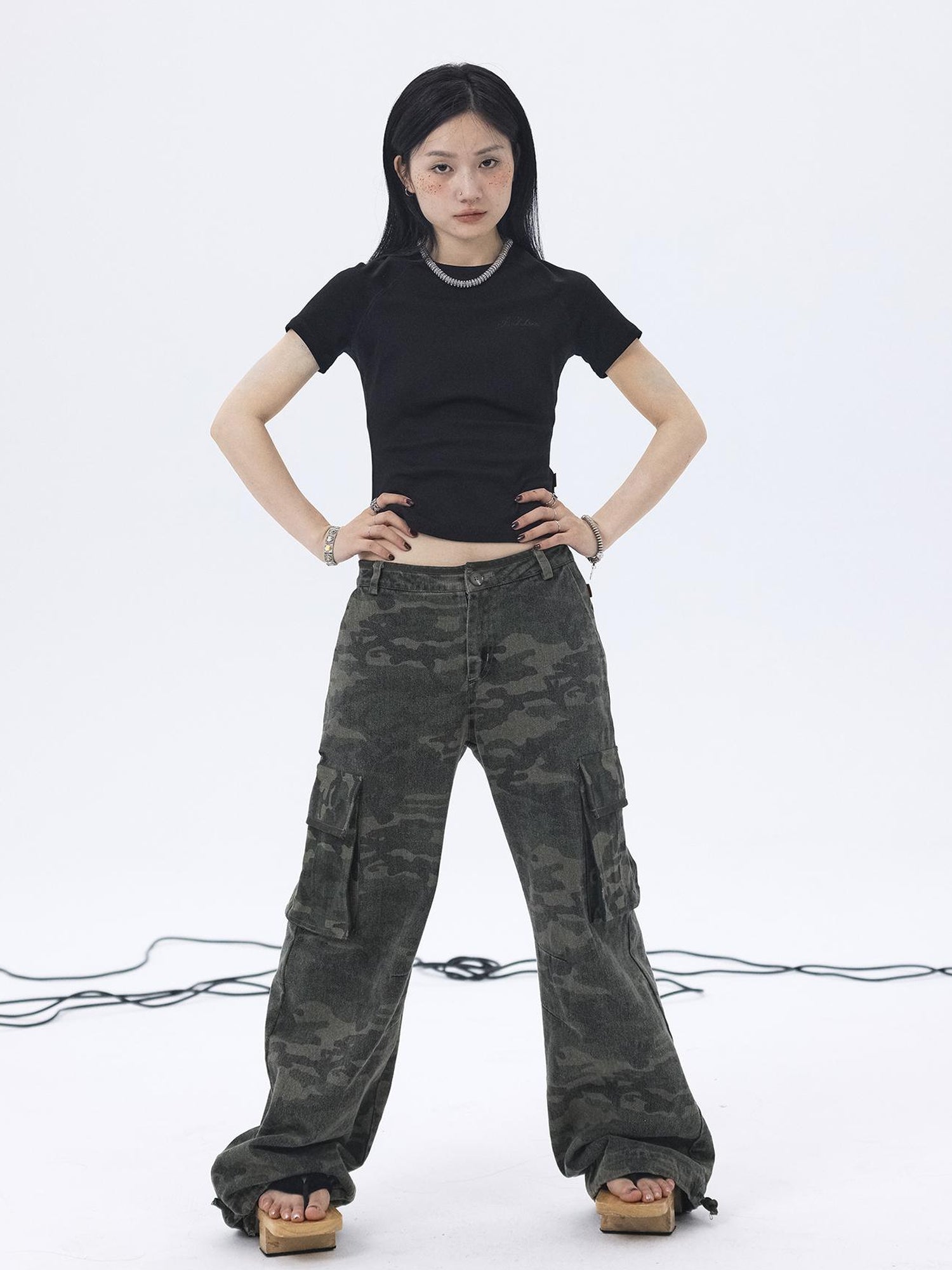 Achihara Summer Essential Slim Fit Cotton Tee